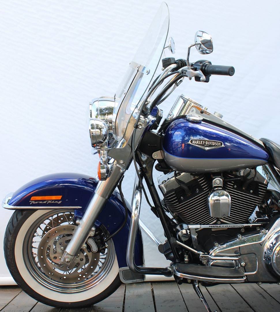 HARLEY-DAVIDSON ROAD KING CLASSIC