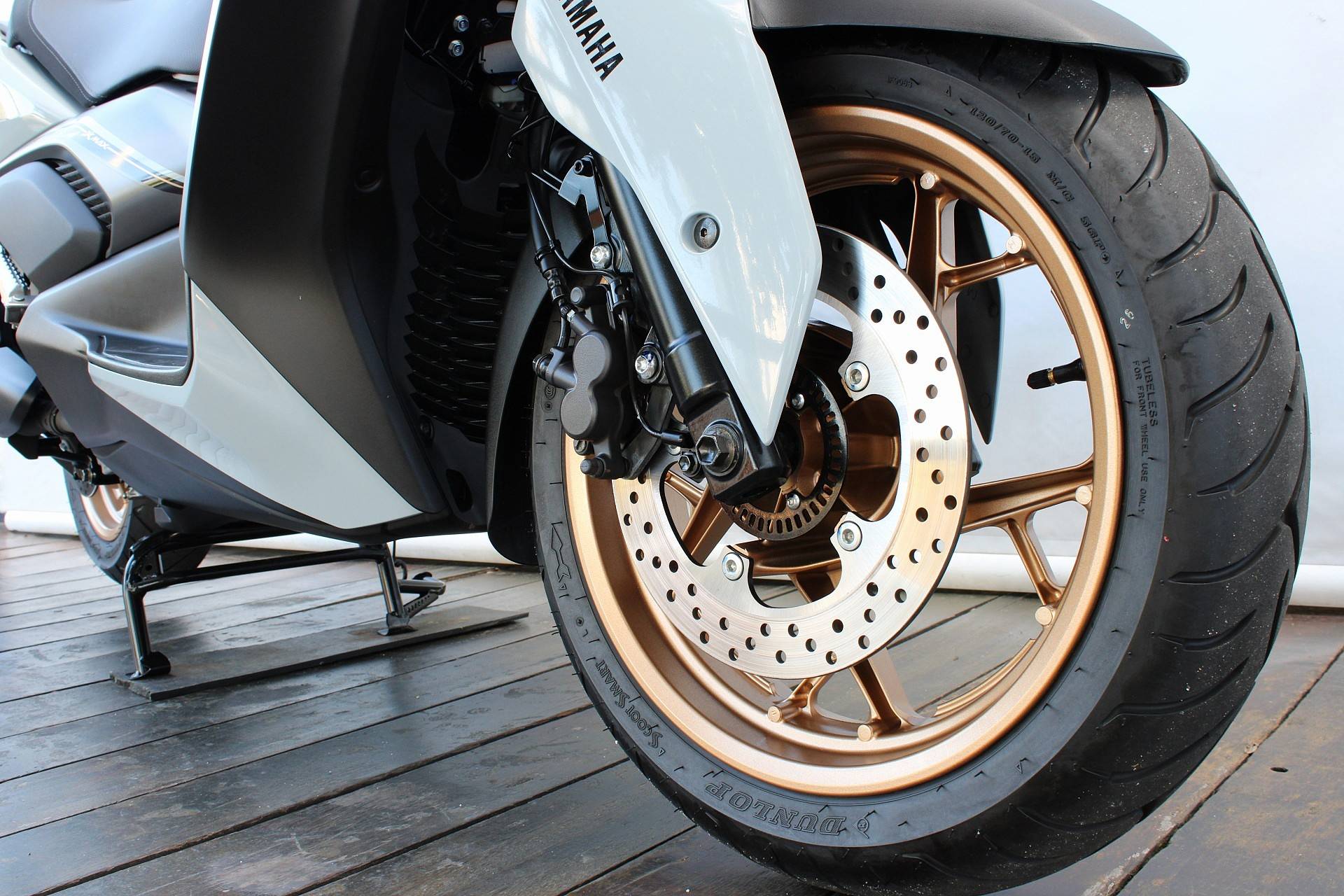 YAMAHA XMAX 300 CONNECTED ABS