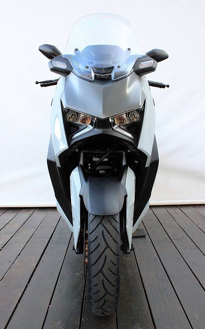YAMAHA XMAX 300 CONNECTED ABS