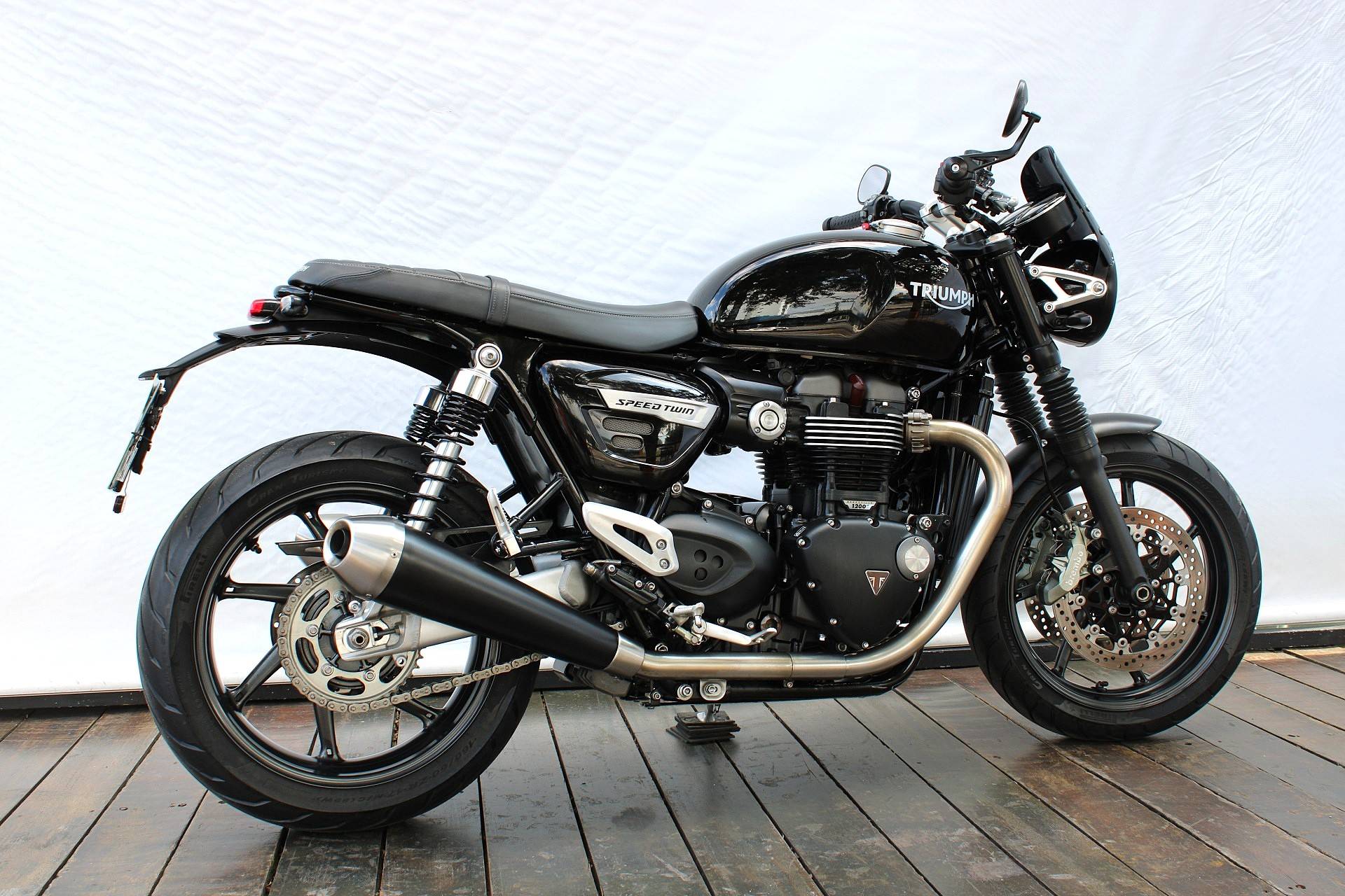 TRIUMPH SPEED TWIN 