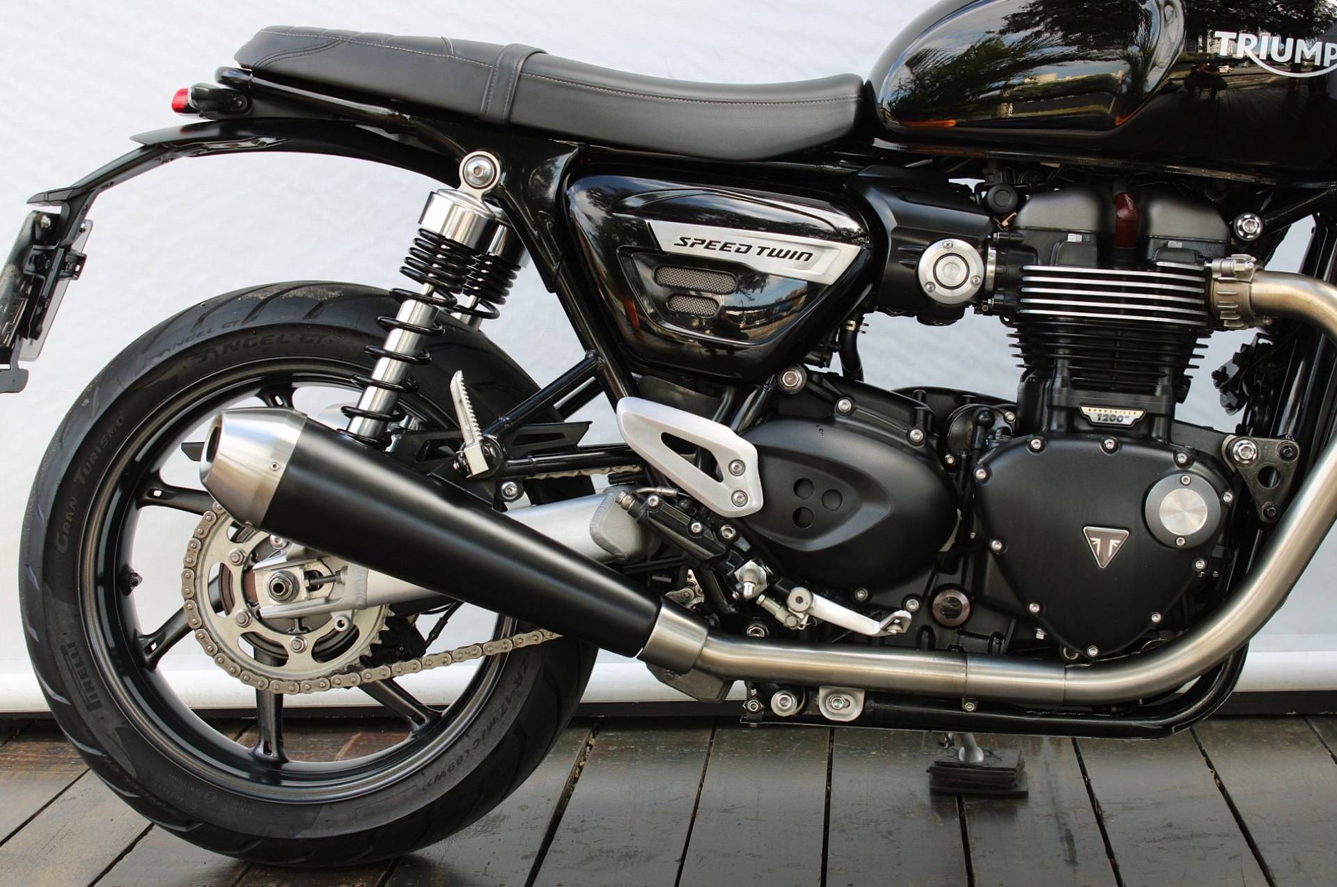 TRIUMPH SPEED TWIN 