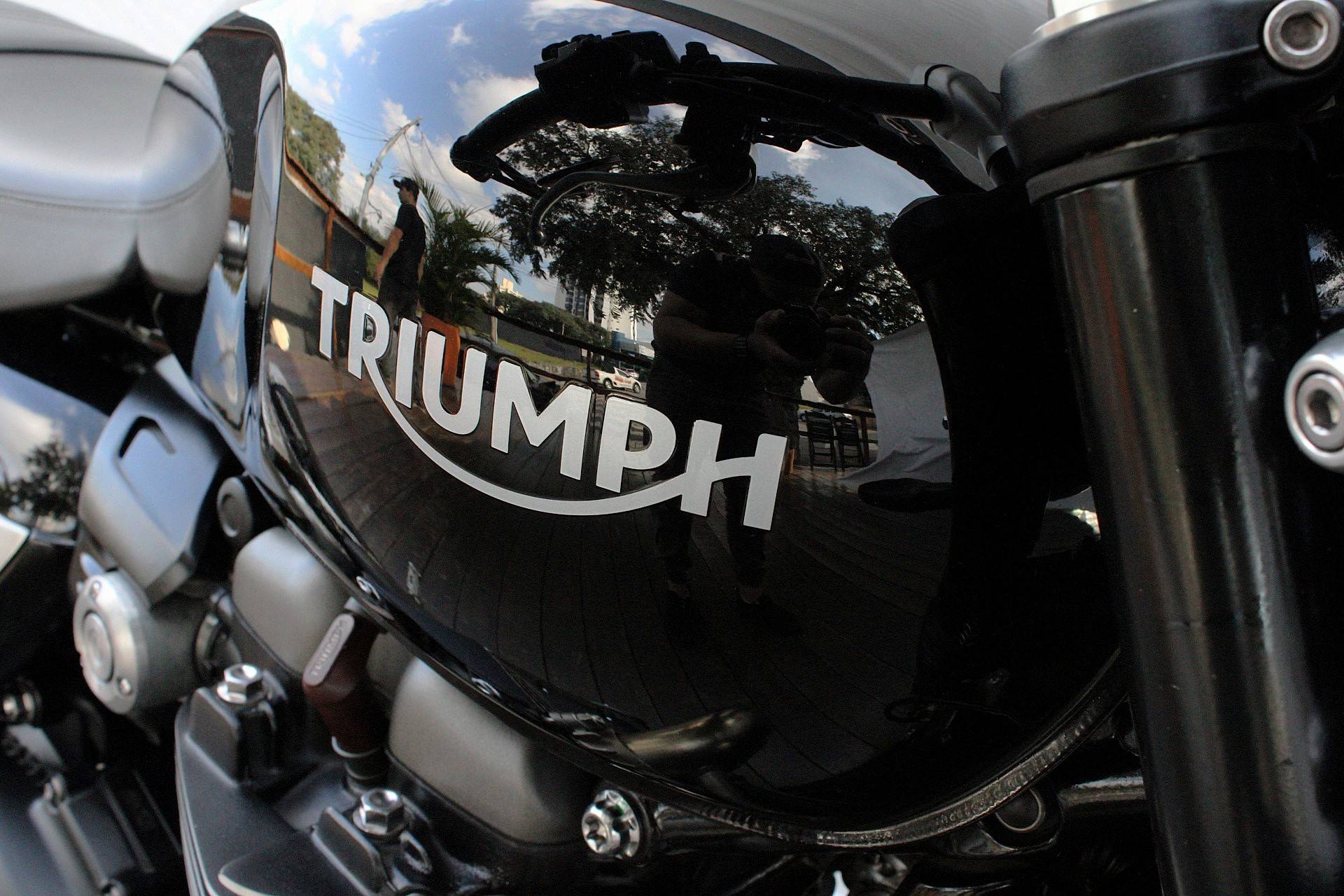 TRIUMPH SPEED TWIN 