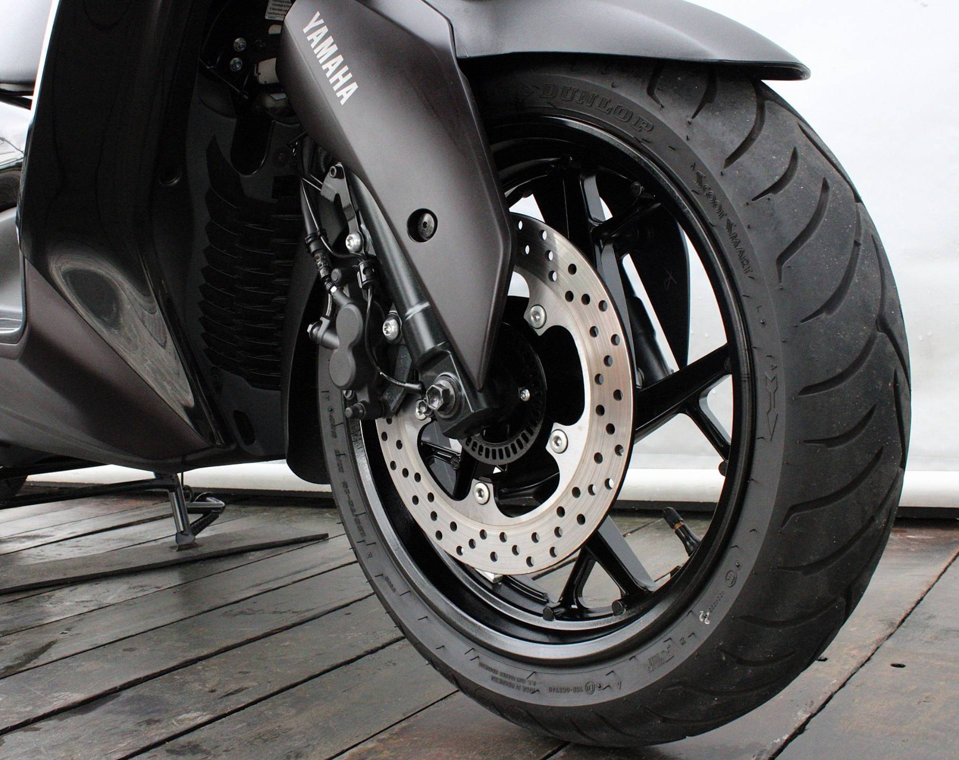 YAMAHA XMAX 300 CONNECTED ABS