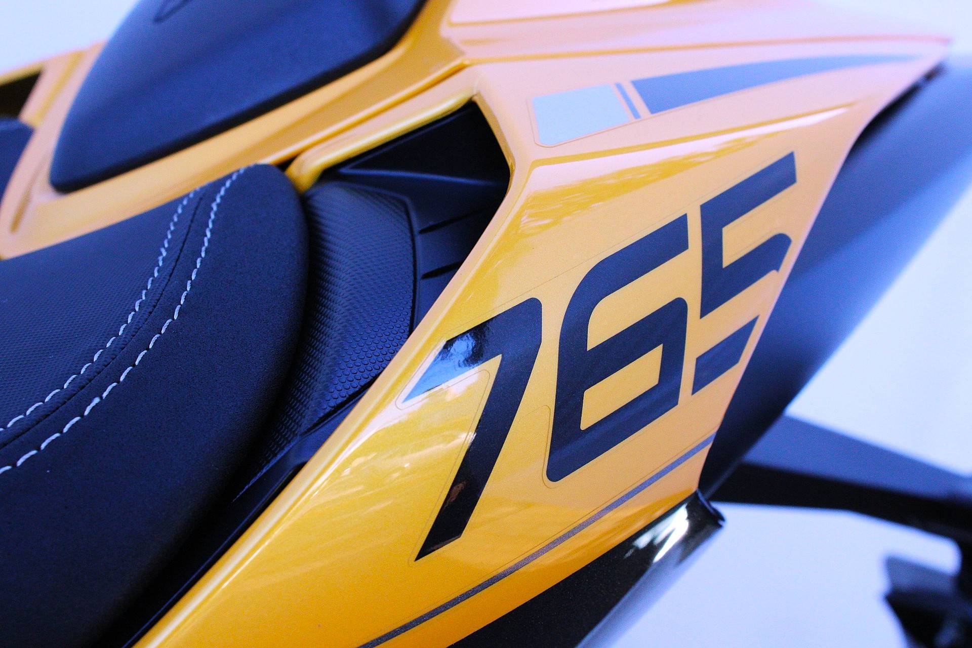 TRIUMPH STREET TRIPLE 765 RS