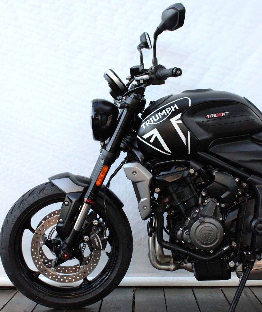 TRIUMPH TRIDENT 660