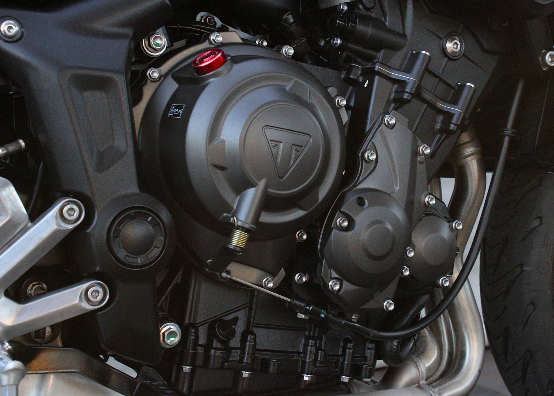 TRIUMPH TRIDENT 660
