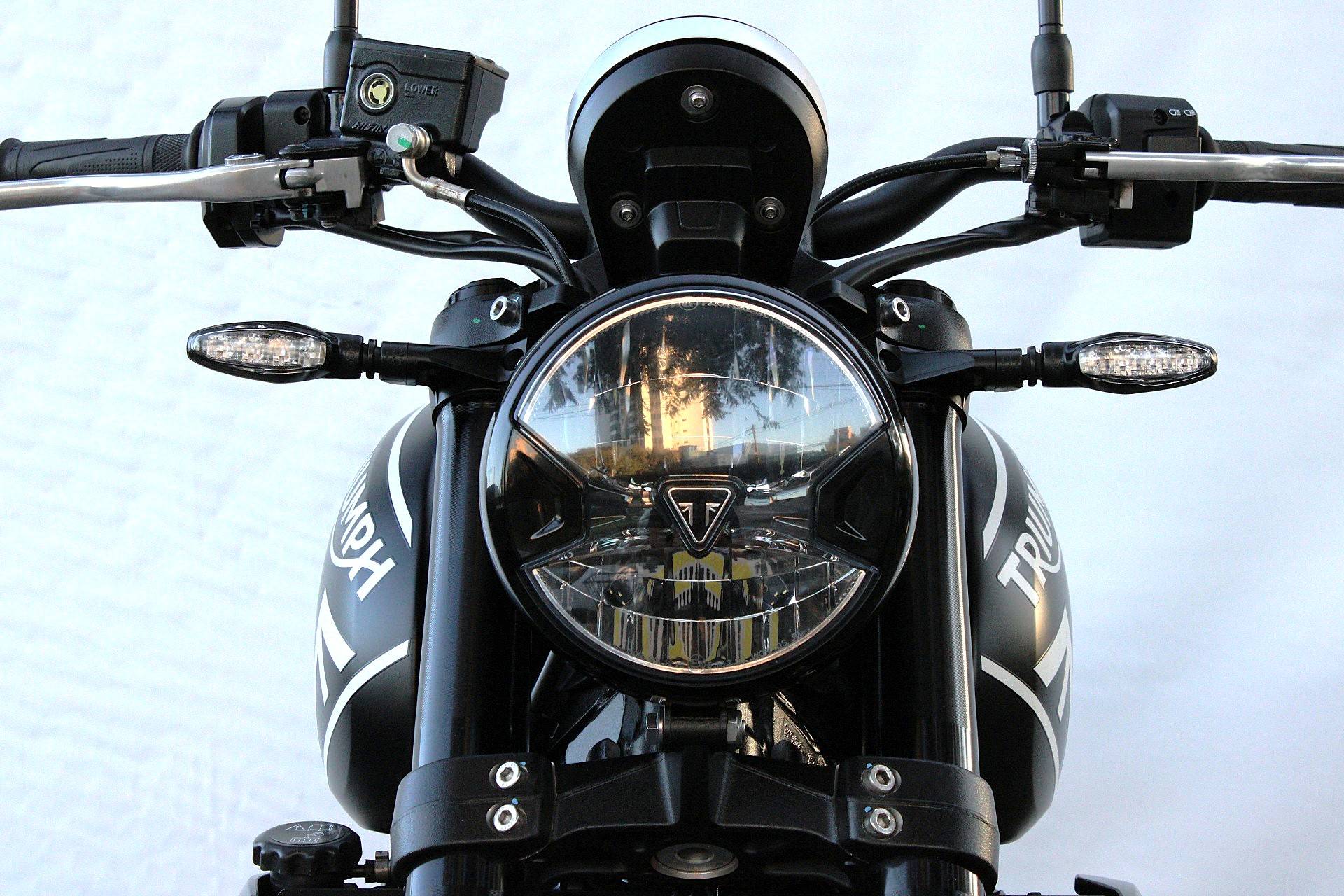 TRIUMPH TRIDENT 660
