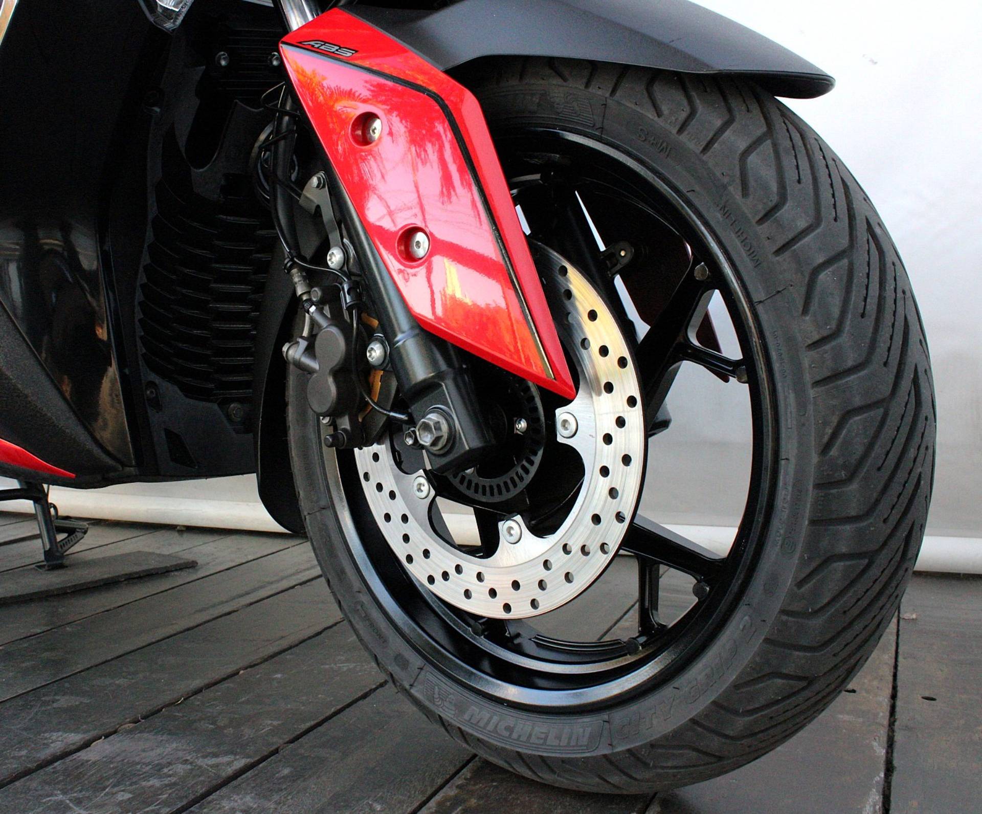 YAMAHA XMAX ABS