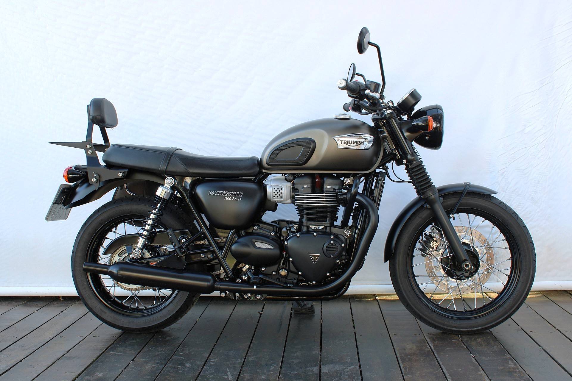 TRIUMPH BONNEVILLE T100 BLACK 900
