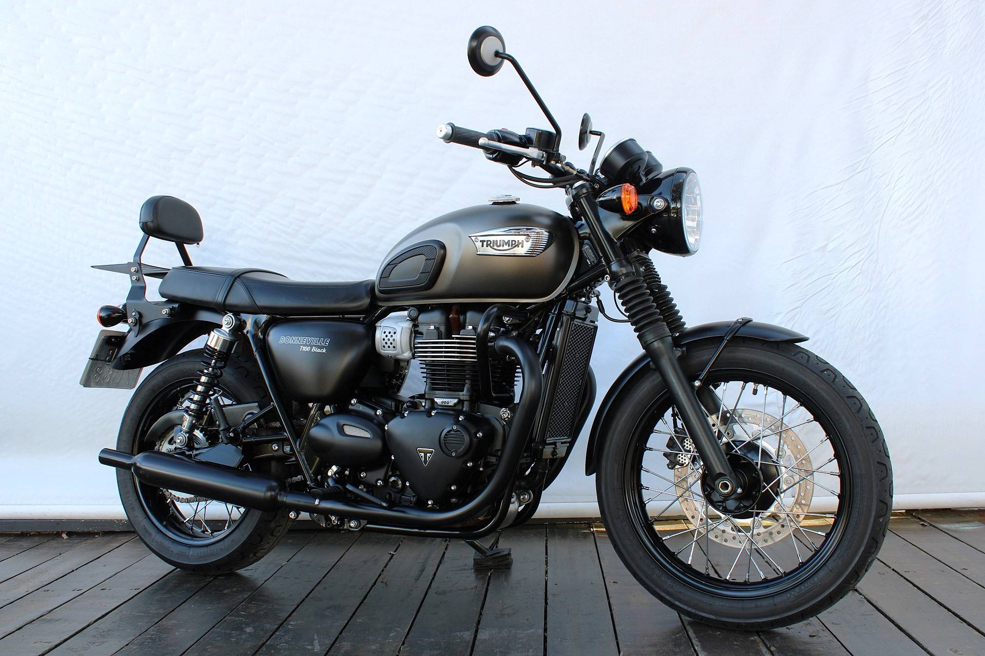 TRIUMPH BONNEVILLE T100 BLACK 900