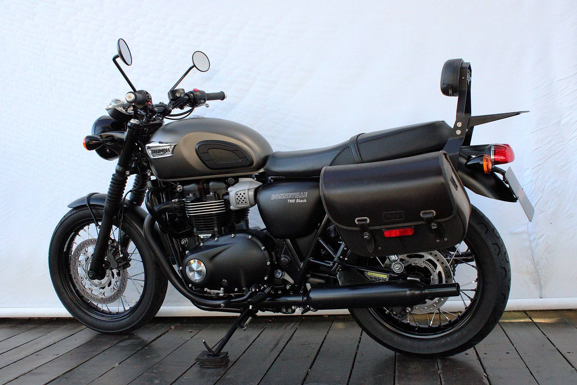 TRIUMPH BONNEVILLE T100 BLACK 900