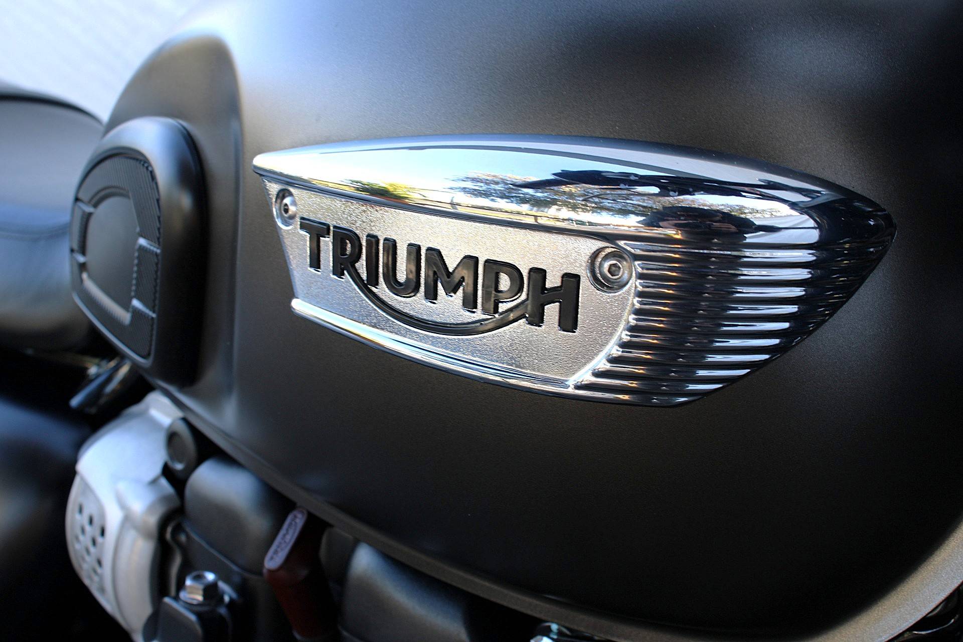 TRIUMPH BONNEVILLE T100 BLACK 900