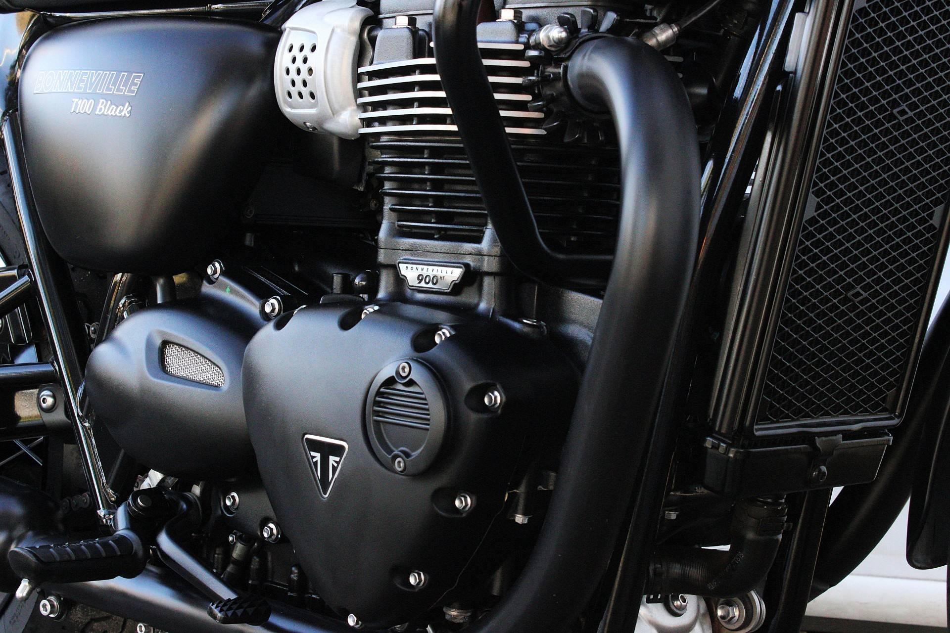 TRIUMPH BONNEVILLE T100 BLACK 900