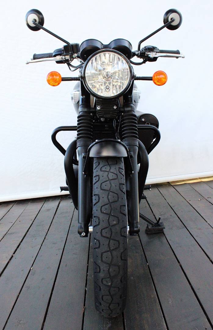 TRIUMPH BONNEVILLE T100 BLACK 900