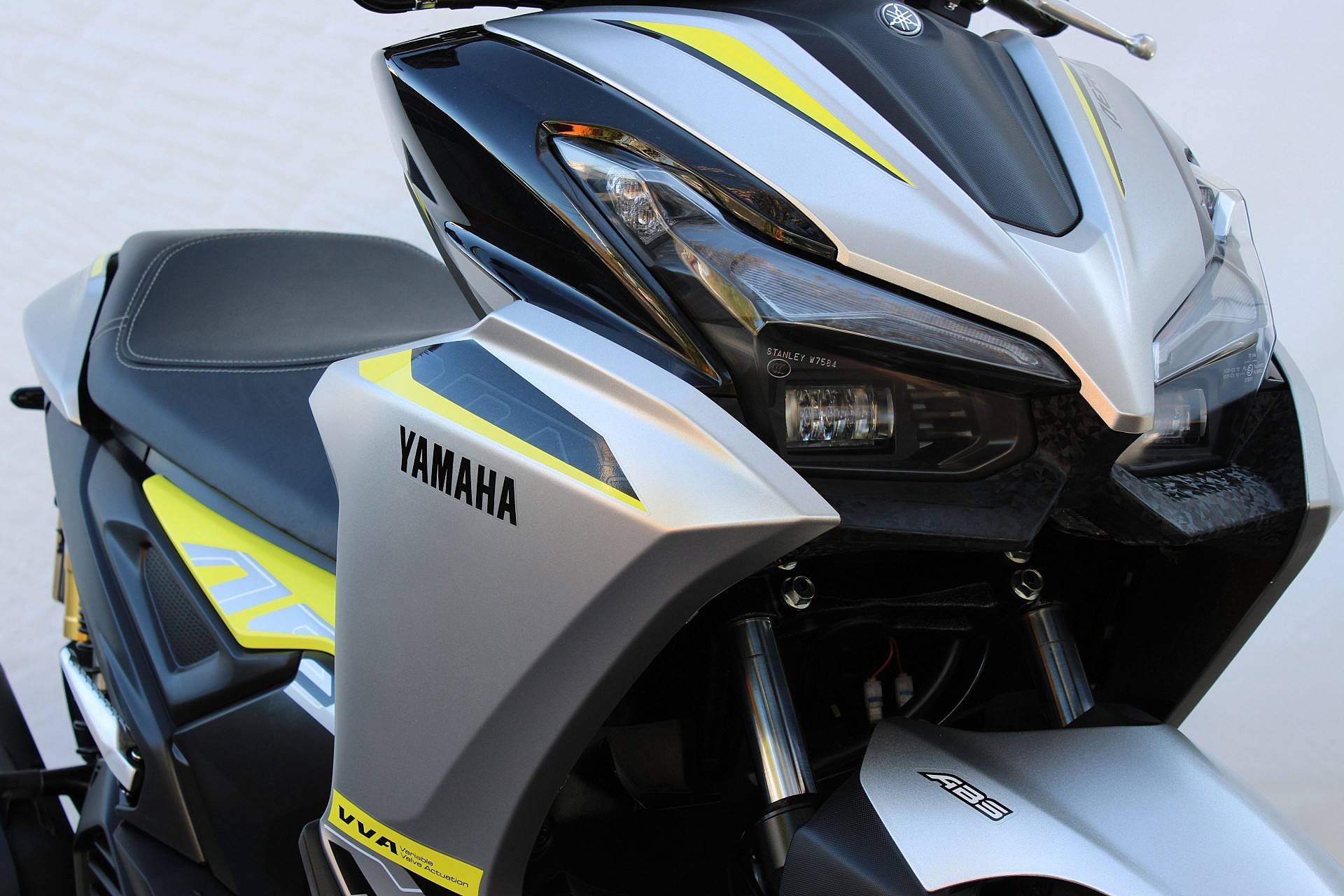 YAMAHA AEROX 160 ABS