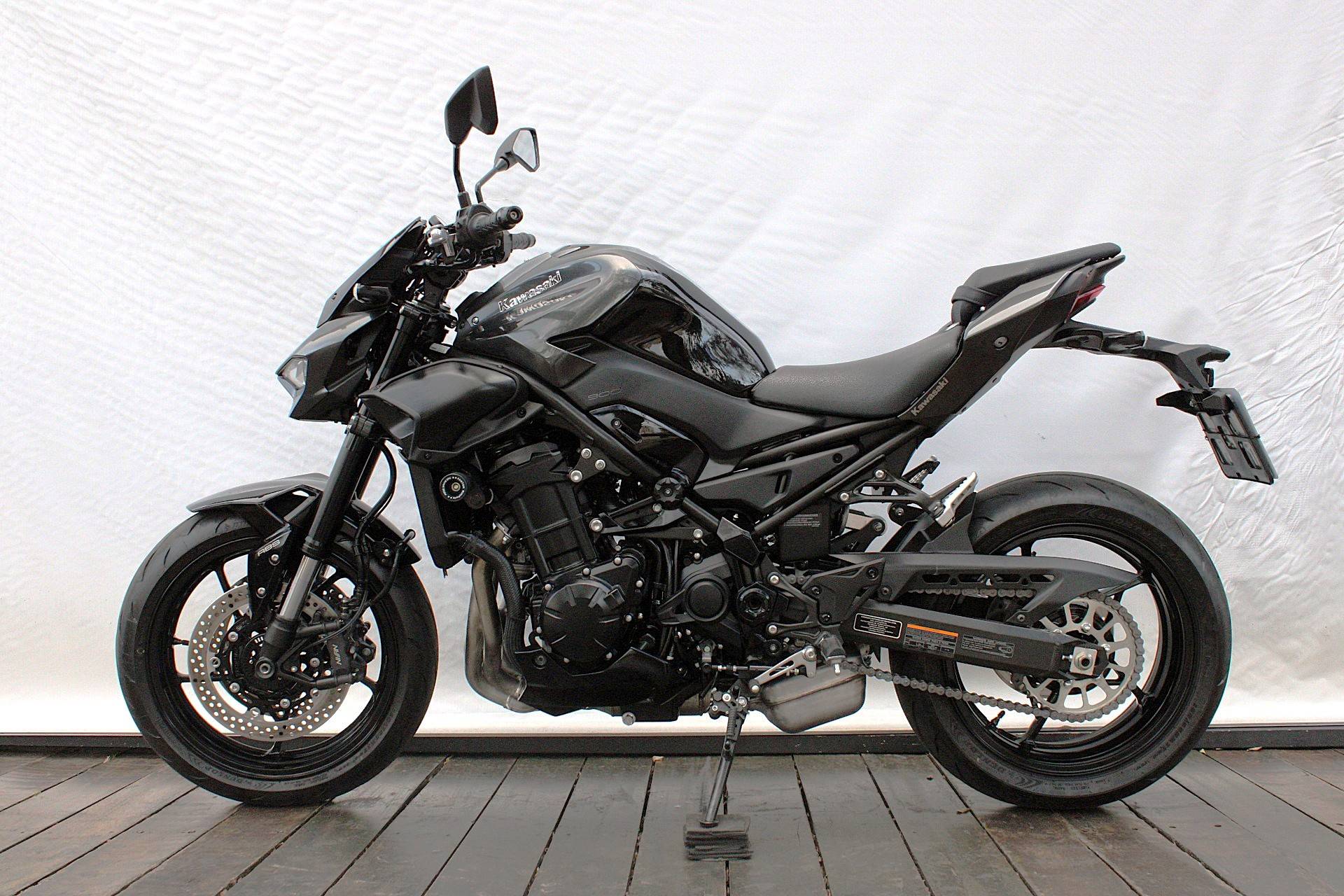 KAWASAKI Z900