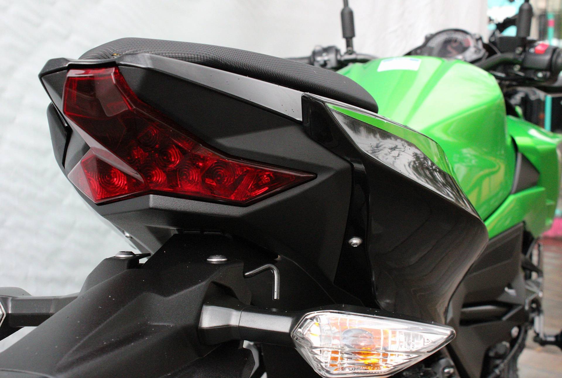KAWASAKI Z400