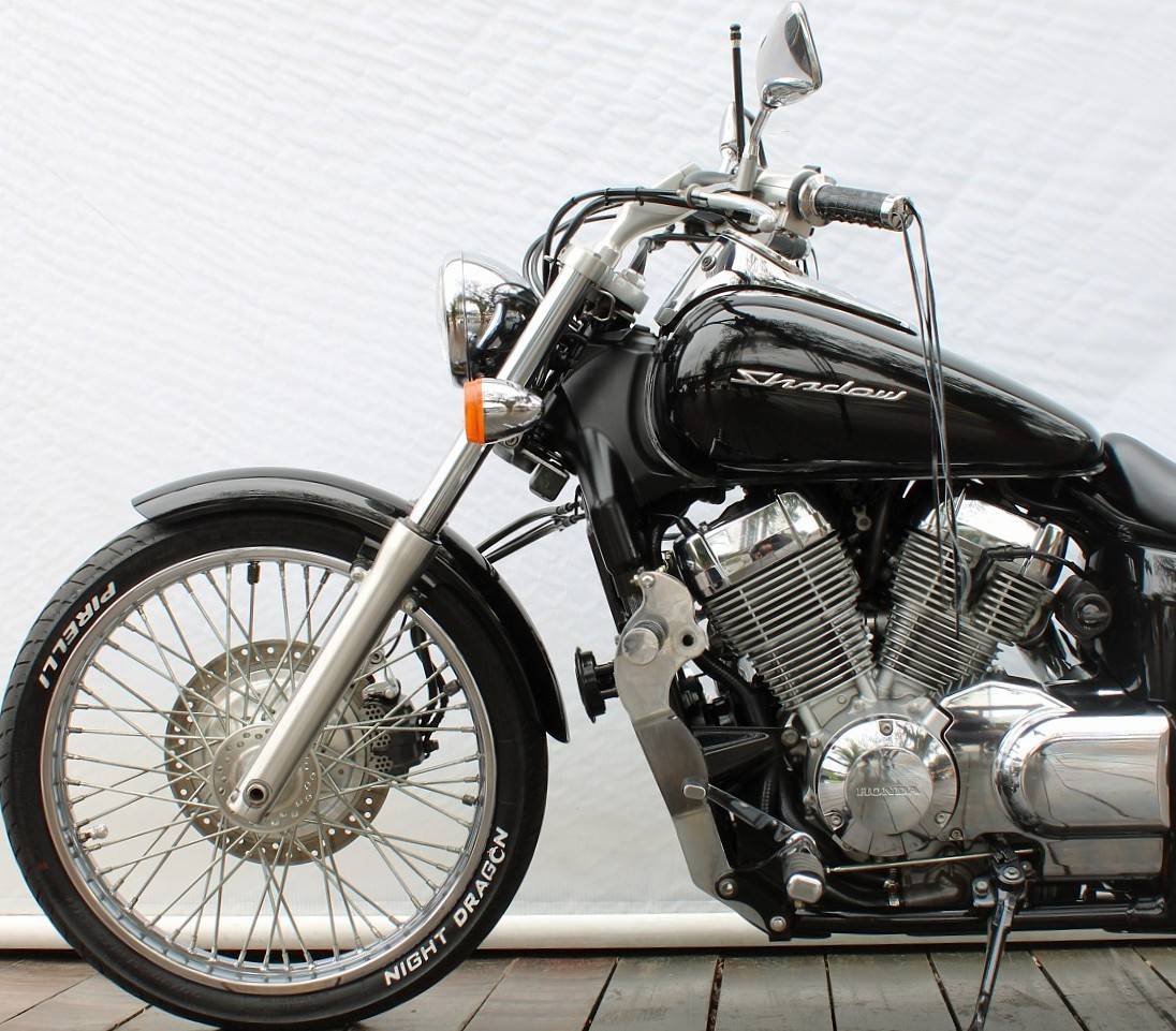 HONDA SHADOW 750