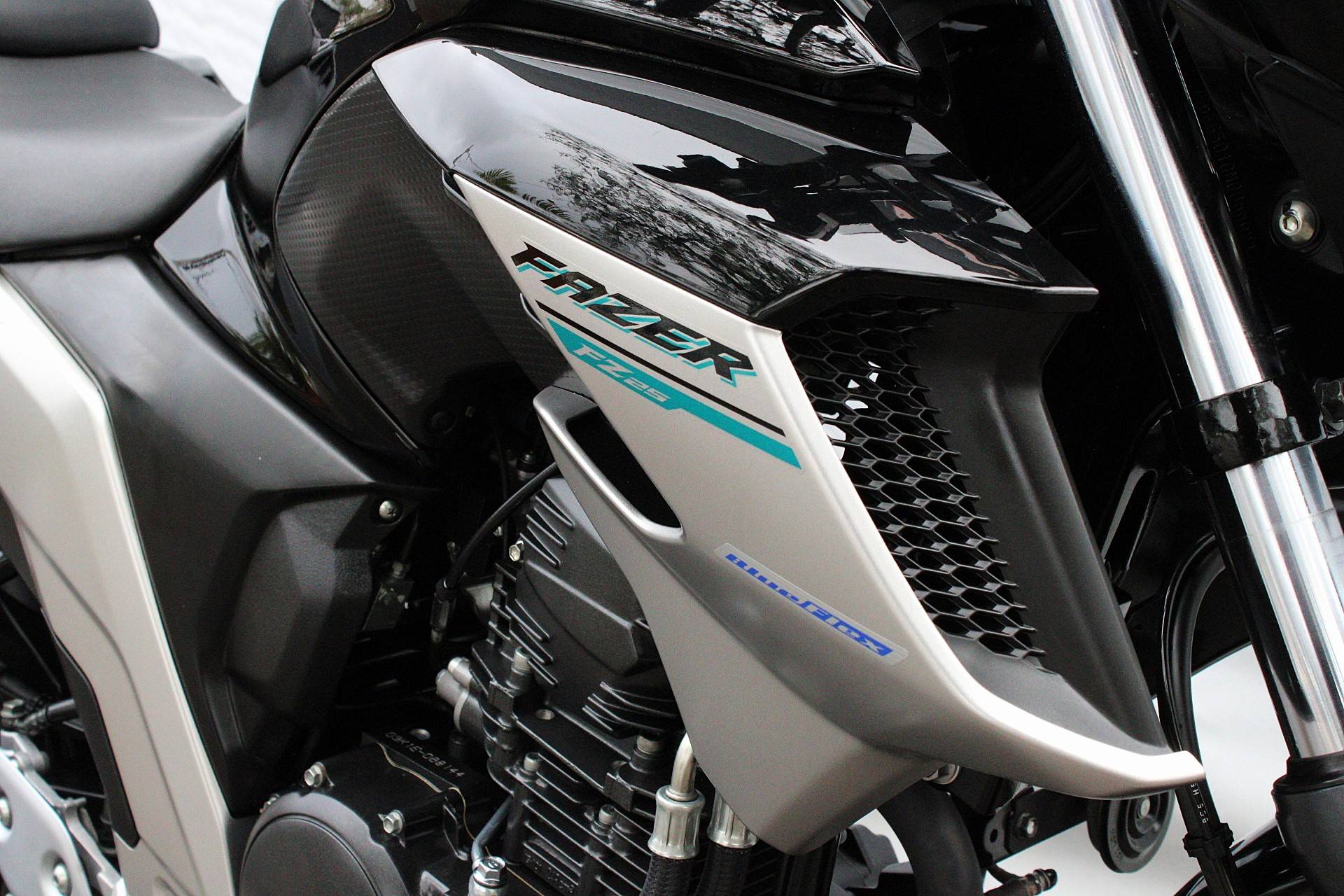 YAMAHA FZ25 FAZER ABS