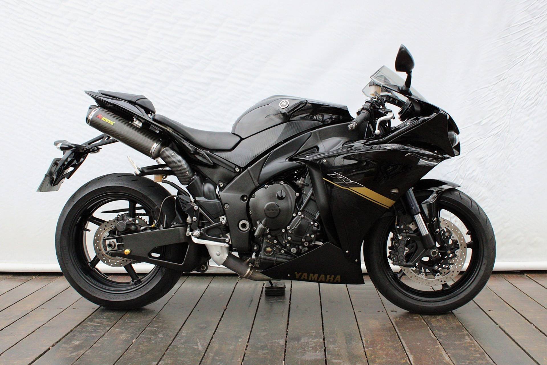 YAMAHA YZF R1