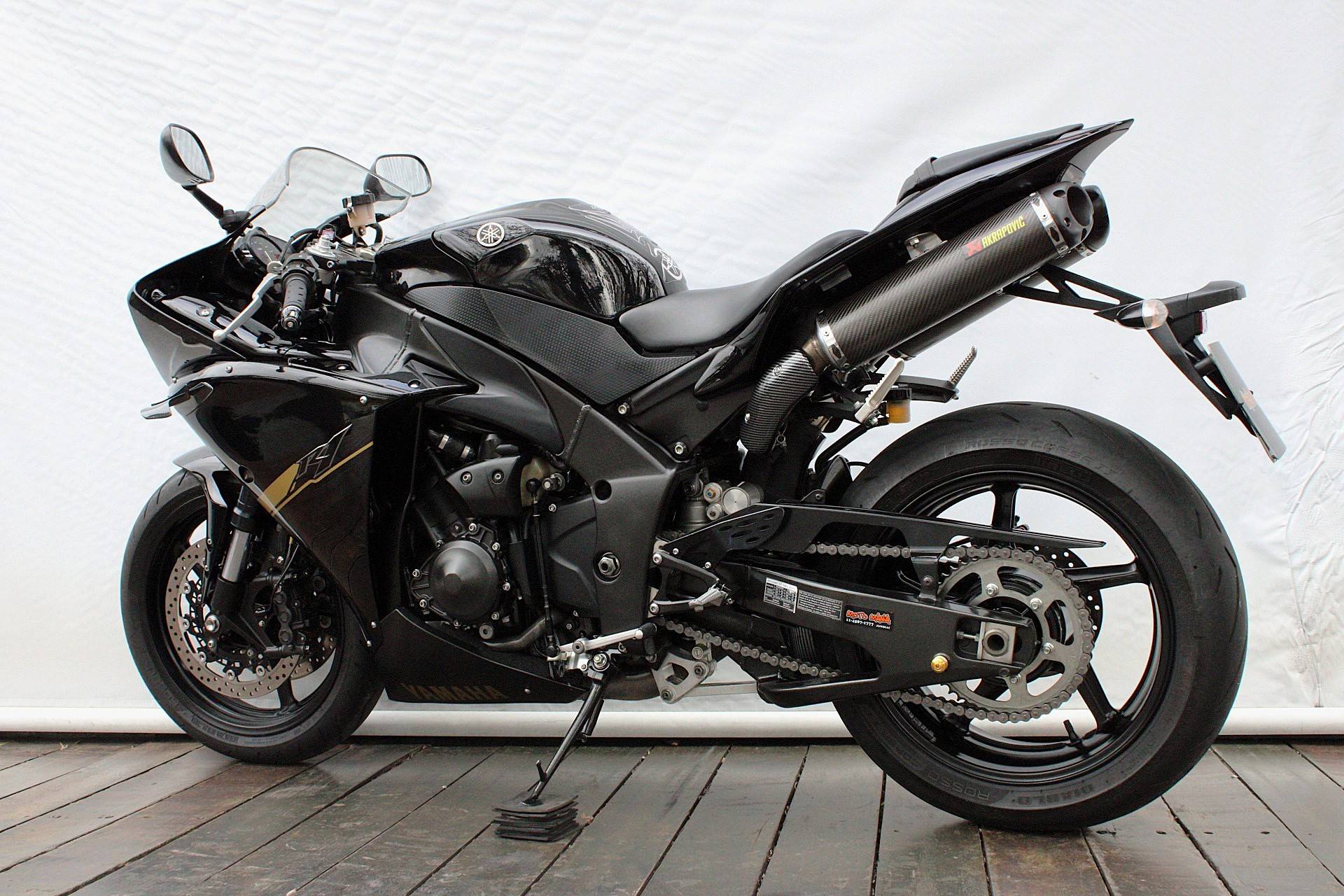 YAMAHA YZF R1