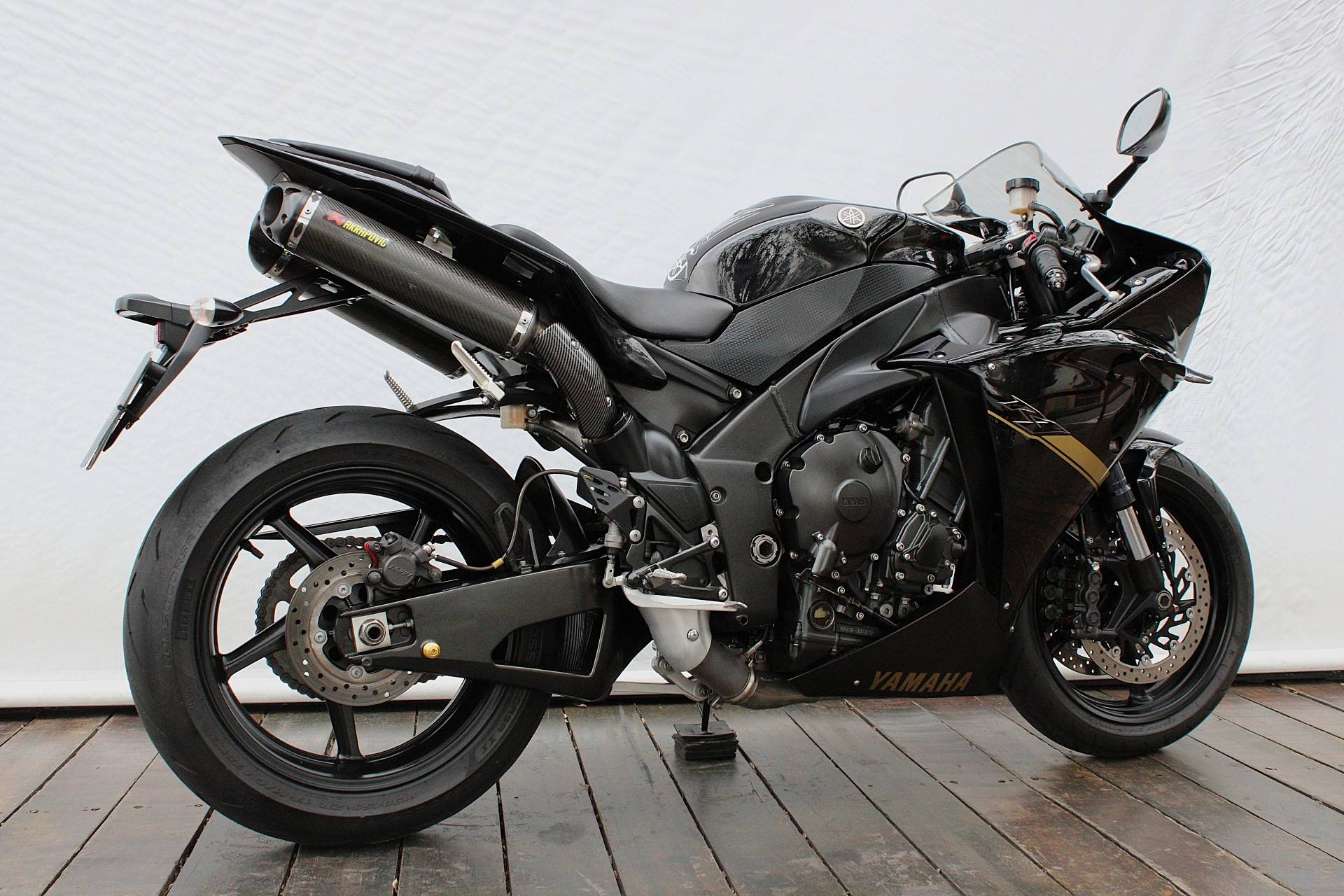 YAMAHA YZF R1