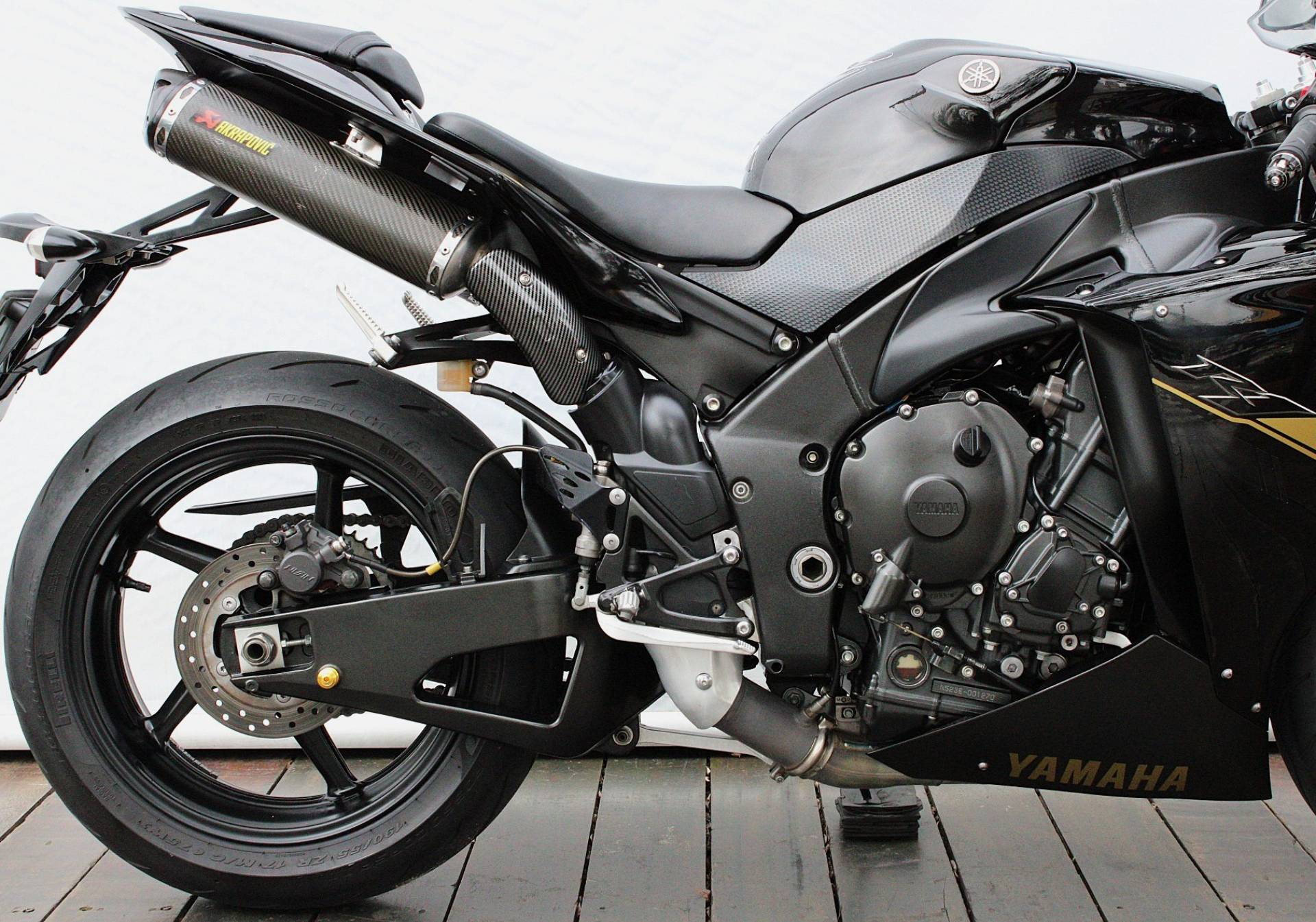 YAMAHA YZF R1