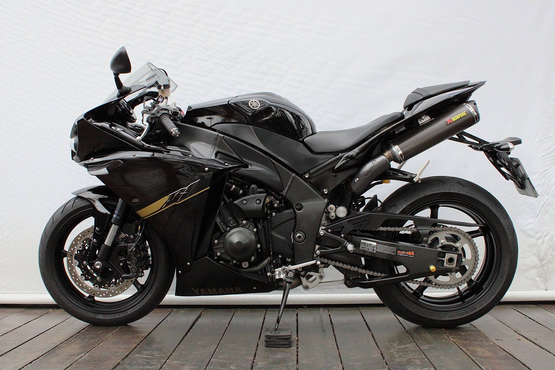 YAMAHA YZF R1