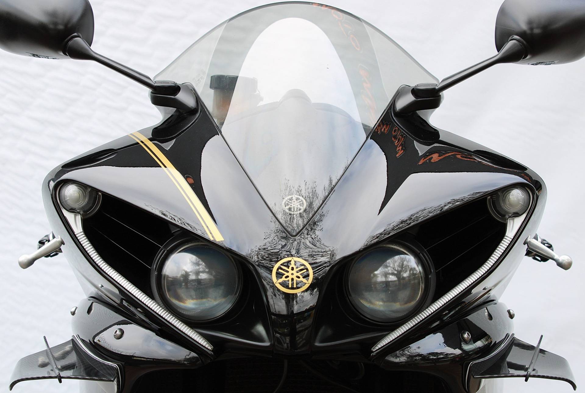 YAMAHA YZF R1