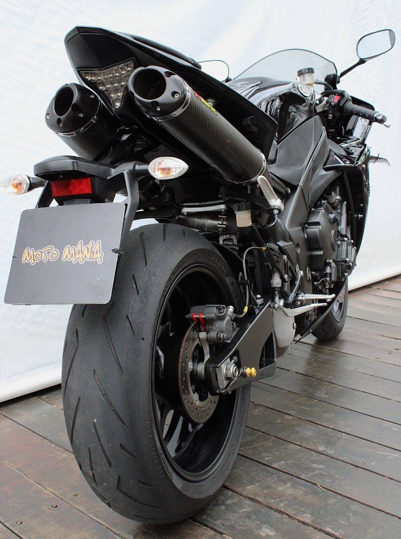 YAMAHA YZF R1