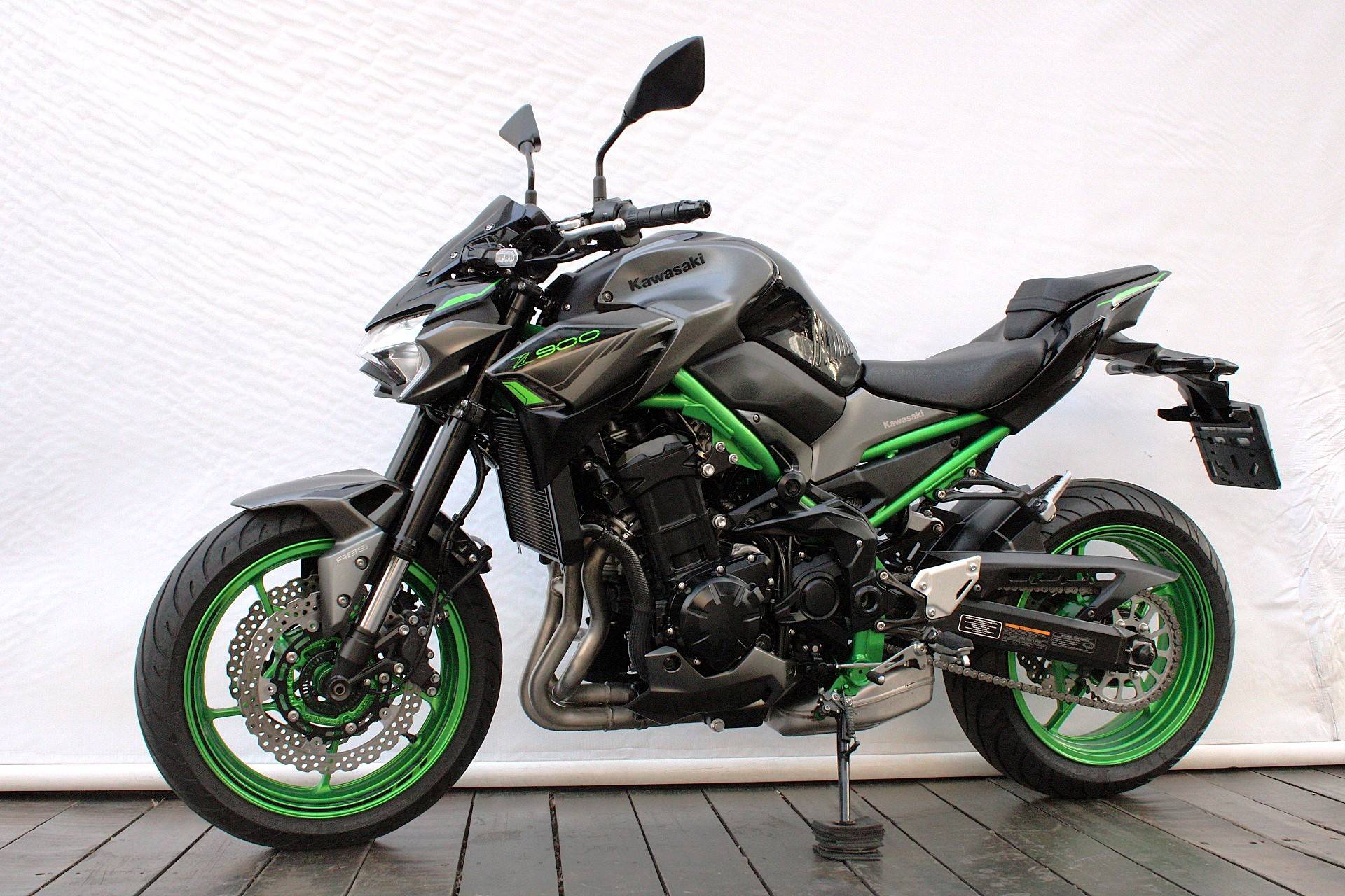 KAWASAKI Z900
