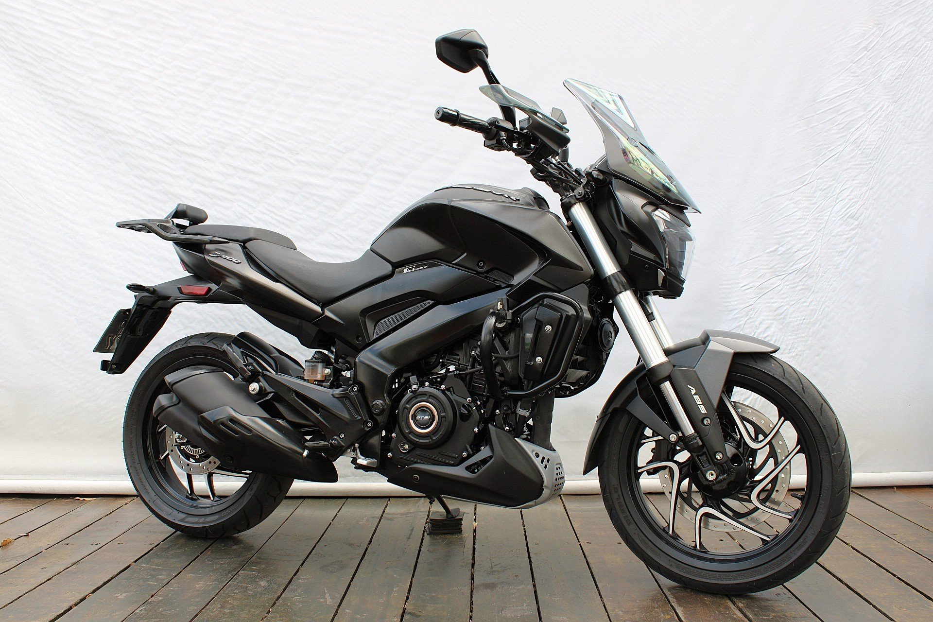 BAJAJ DOMINAR 400