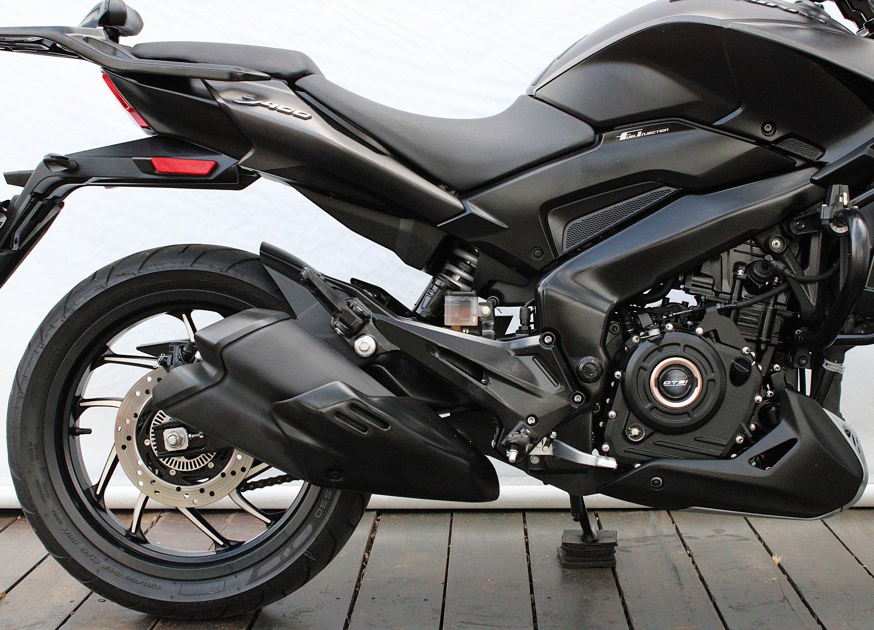 BAJAJ DOMINAR 400