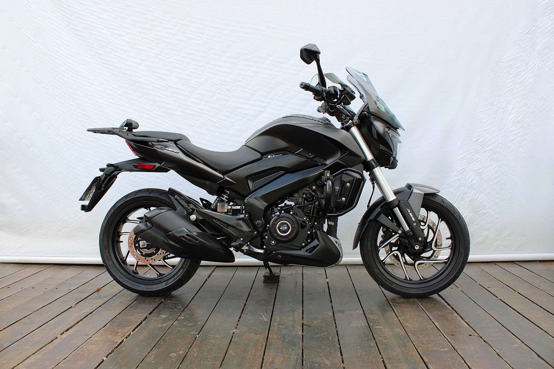 BAJAJ DOMINAR 400