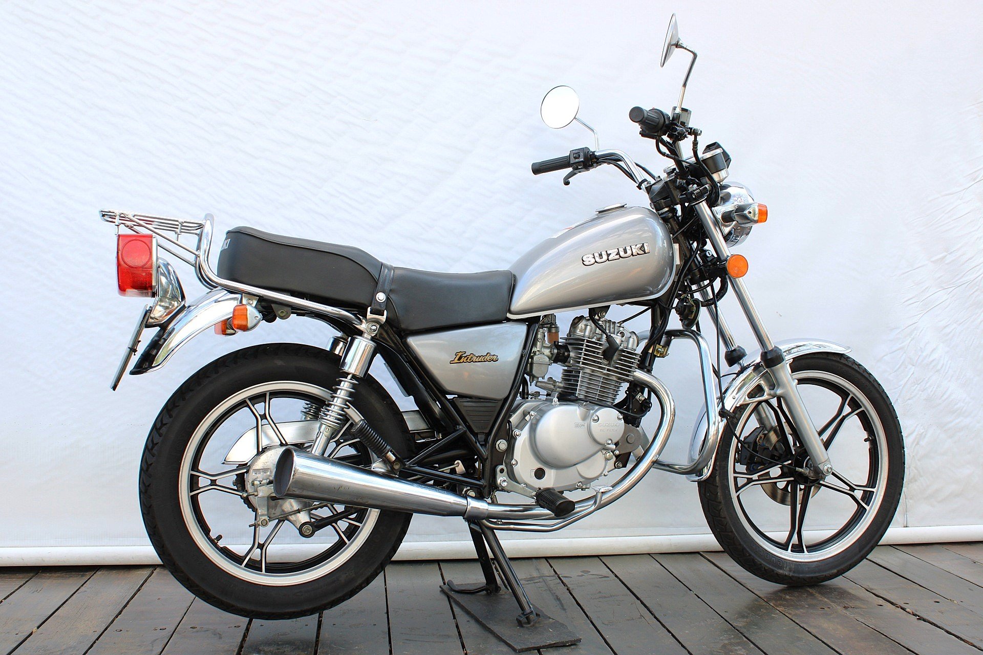 SUZUKI INTRUDER 125