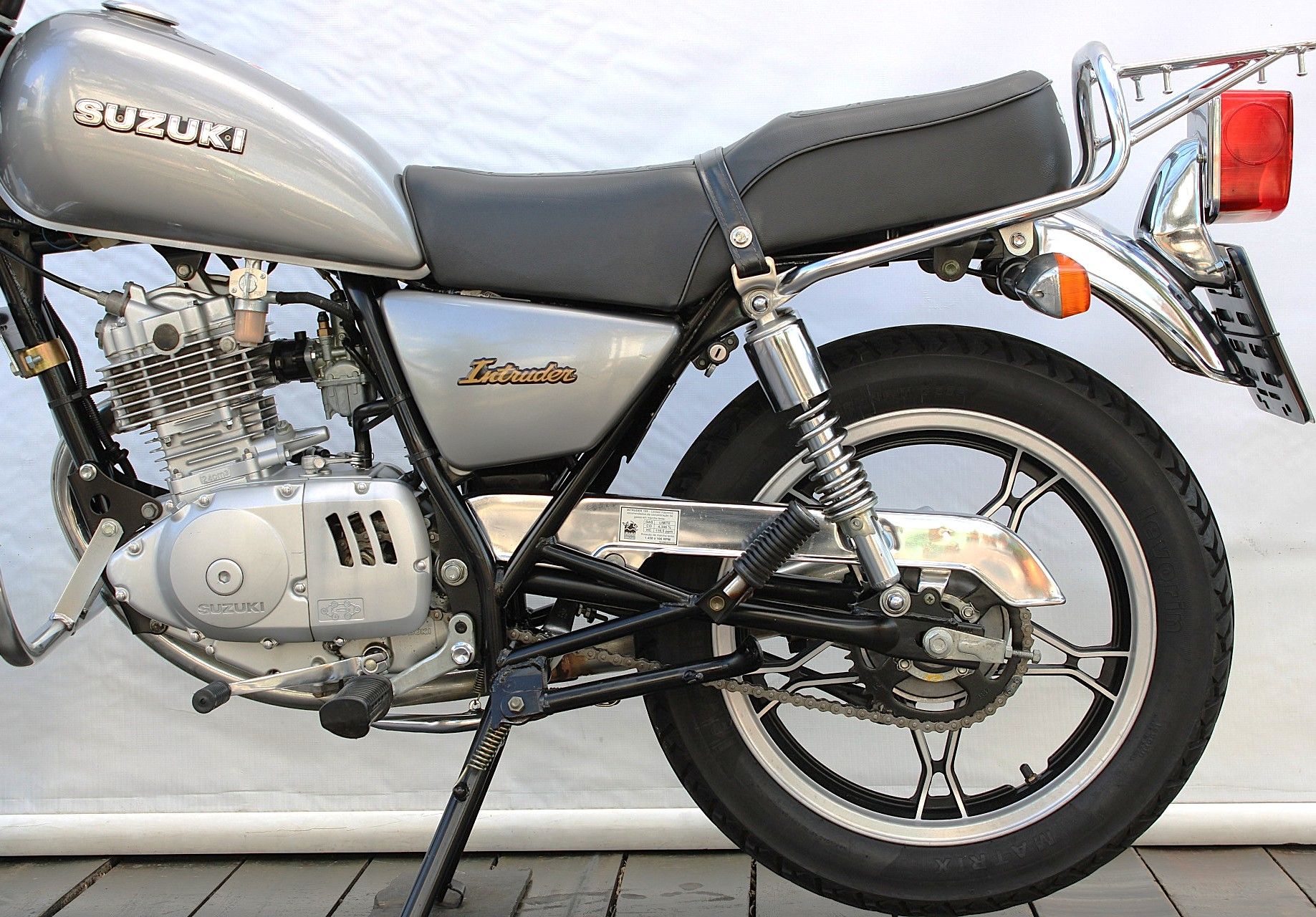 SUZUKI INTRUDER 125