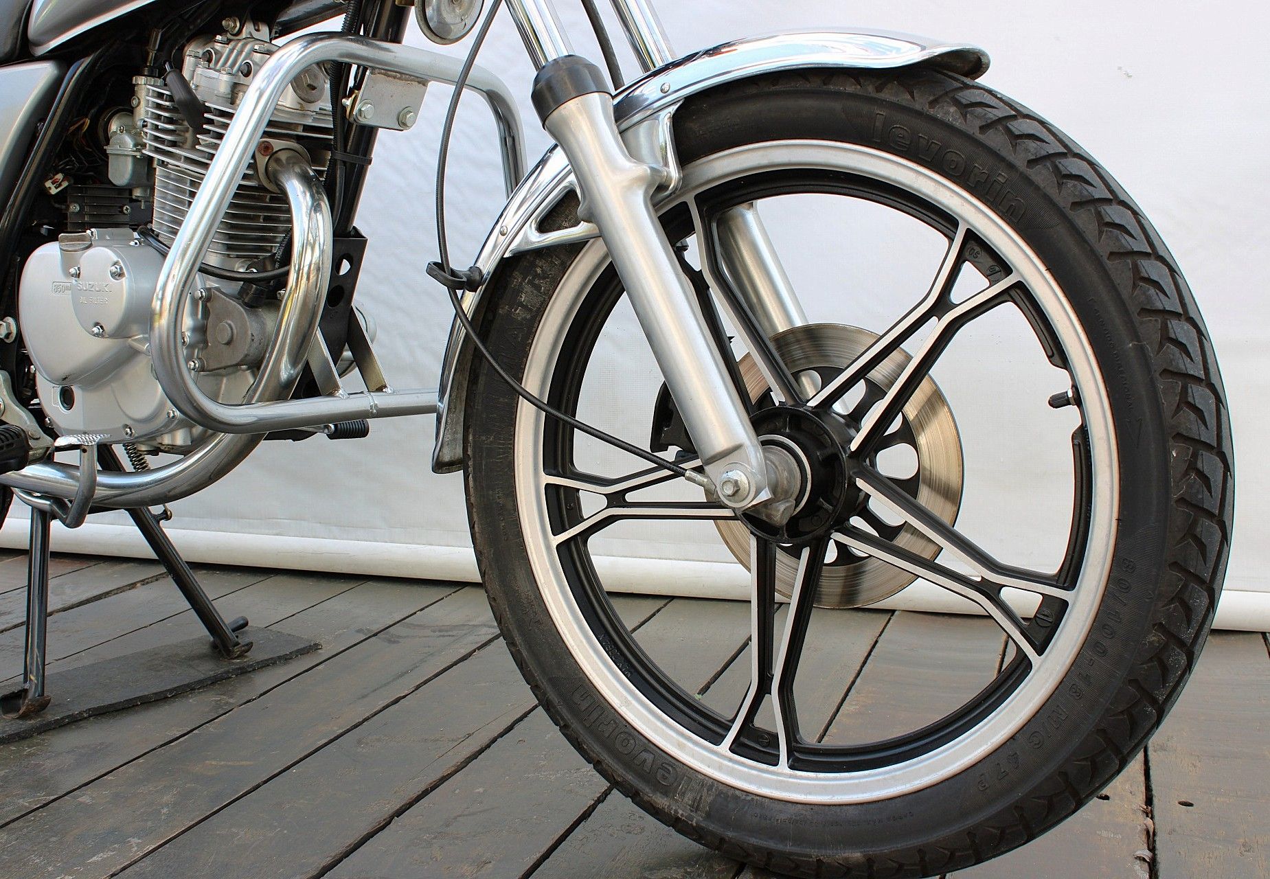 SUZUKI INTRUDER 125