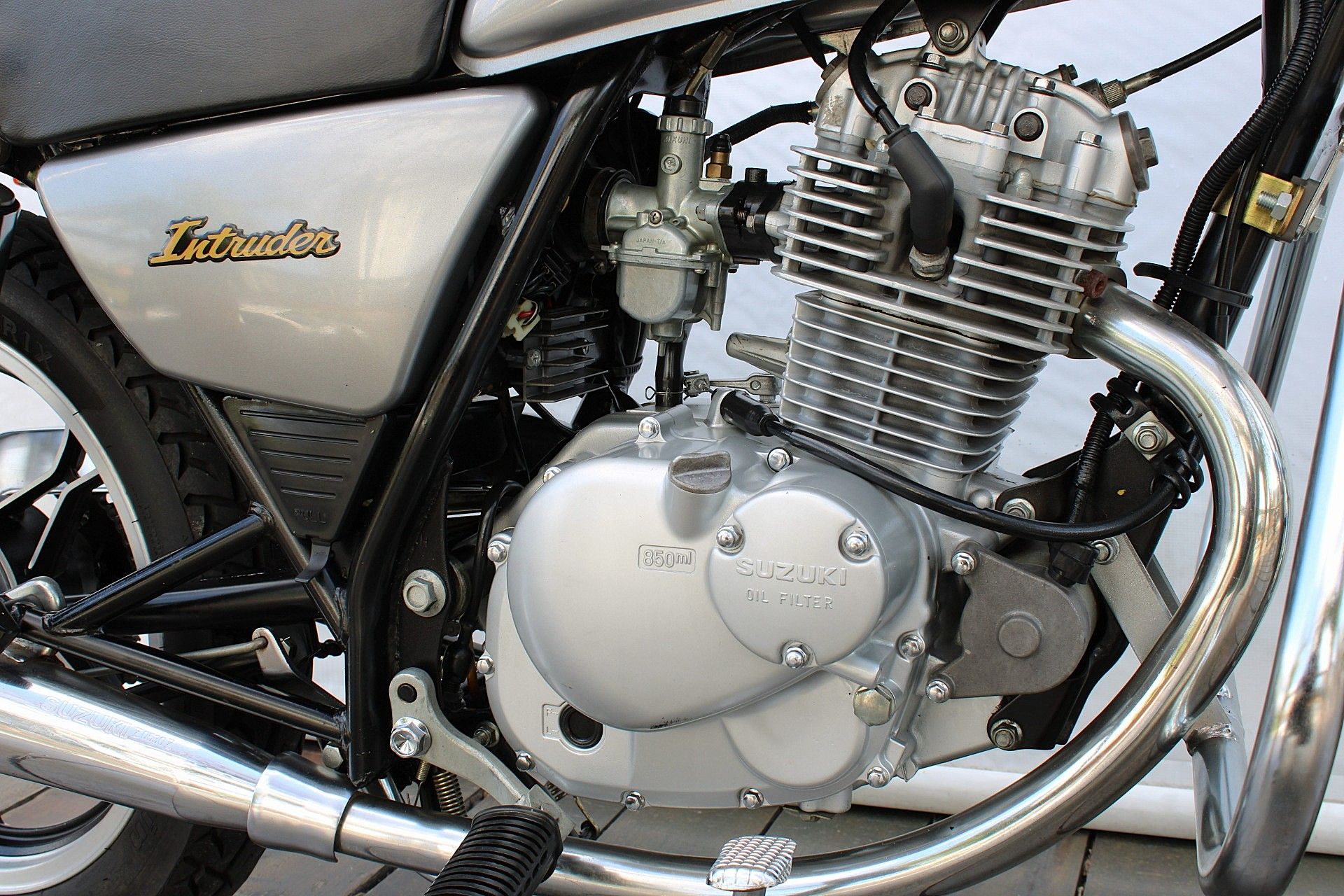 SUZUKI INTRUDER 125