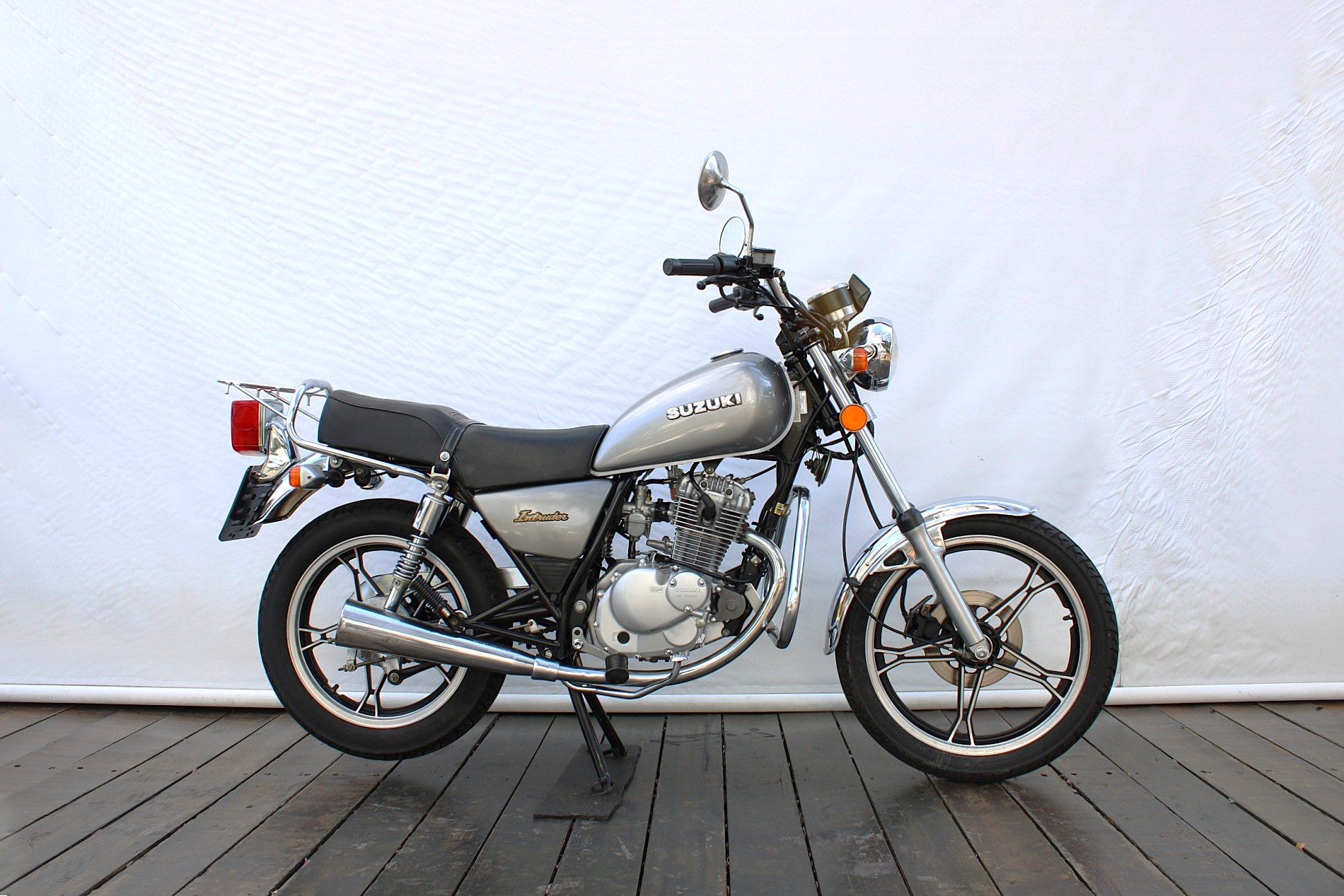 SUZUKI INTRUDER 125
