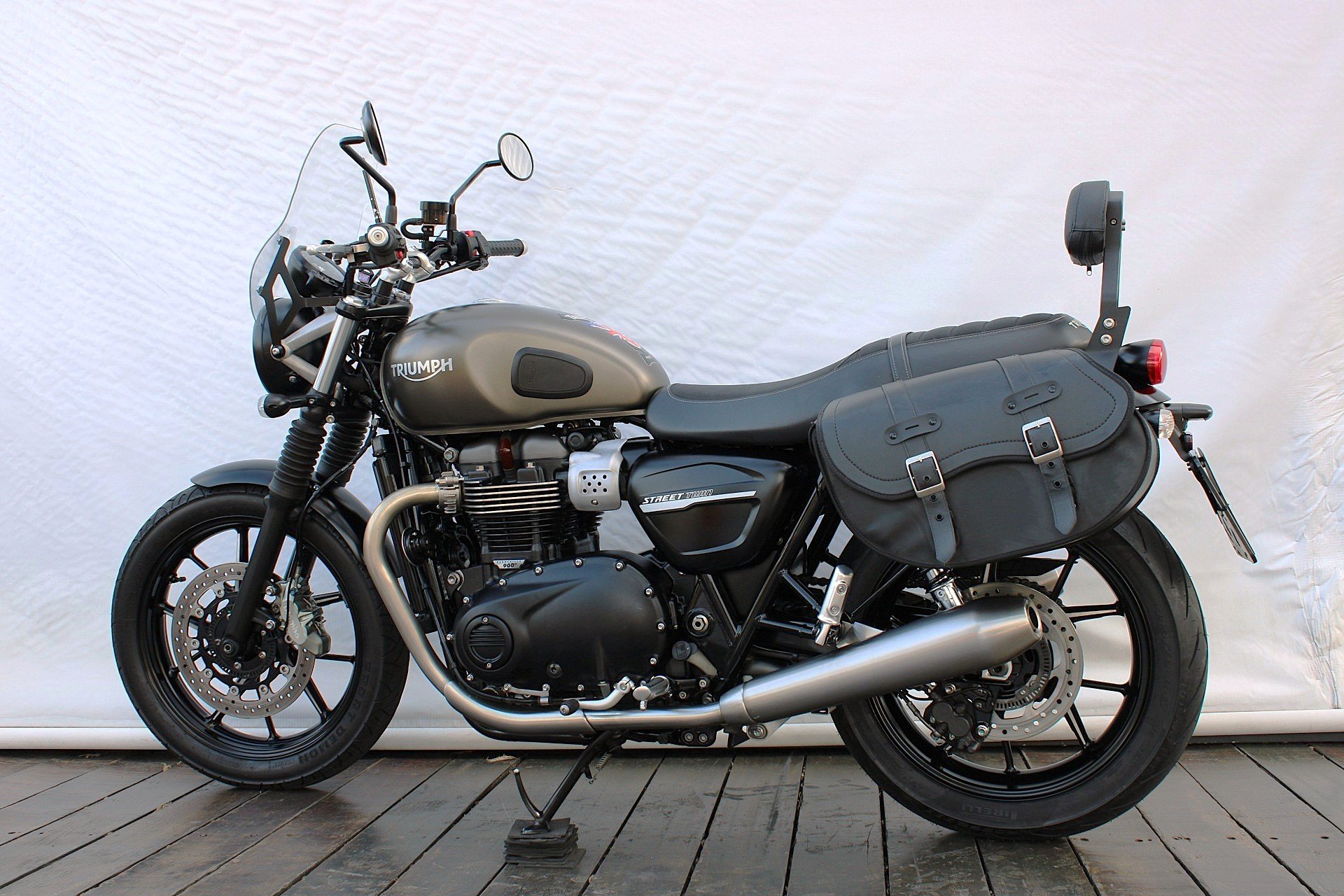 TRIUMPH STREET TWIN