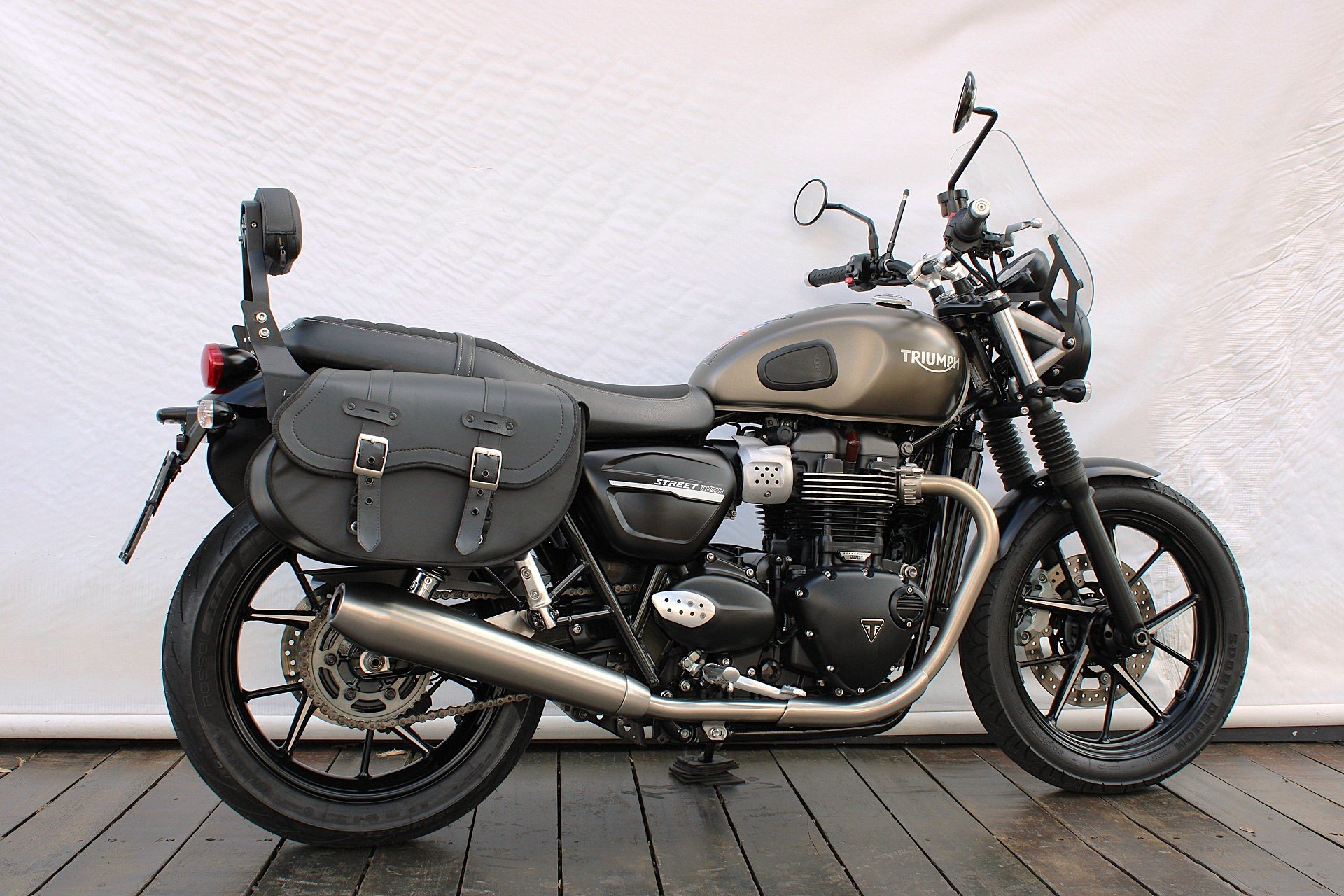 TRIUMPH STREET TWIN