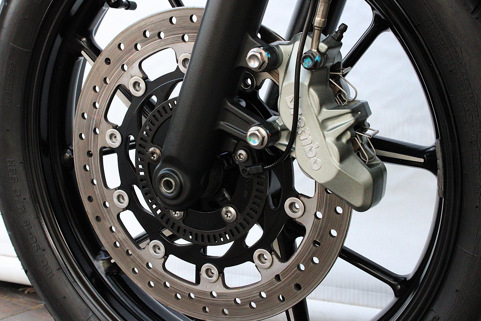 TRIUMPH STREET TWIN