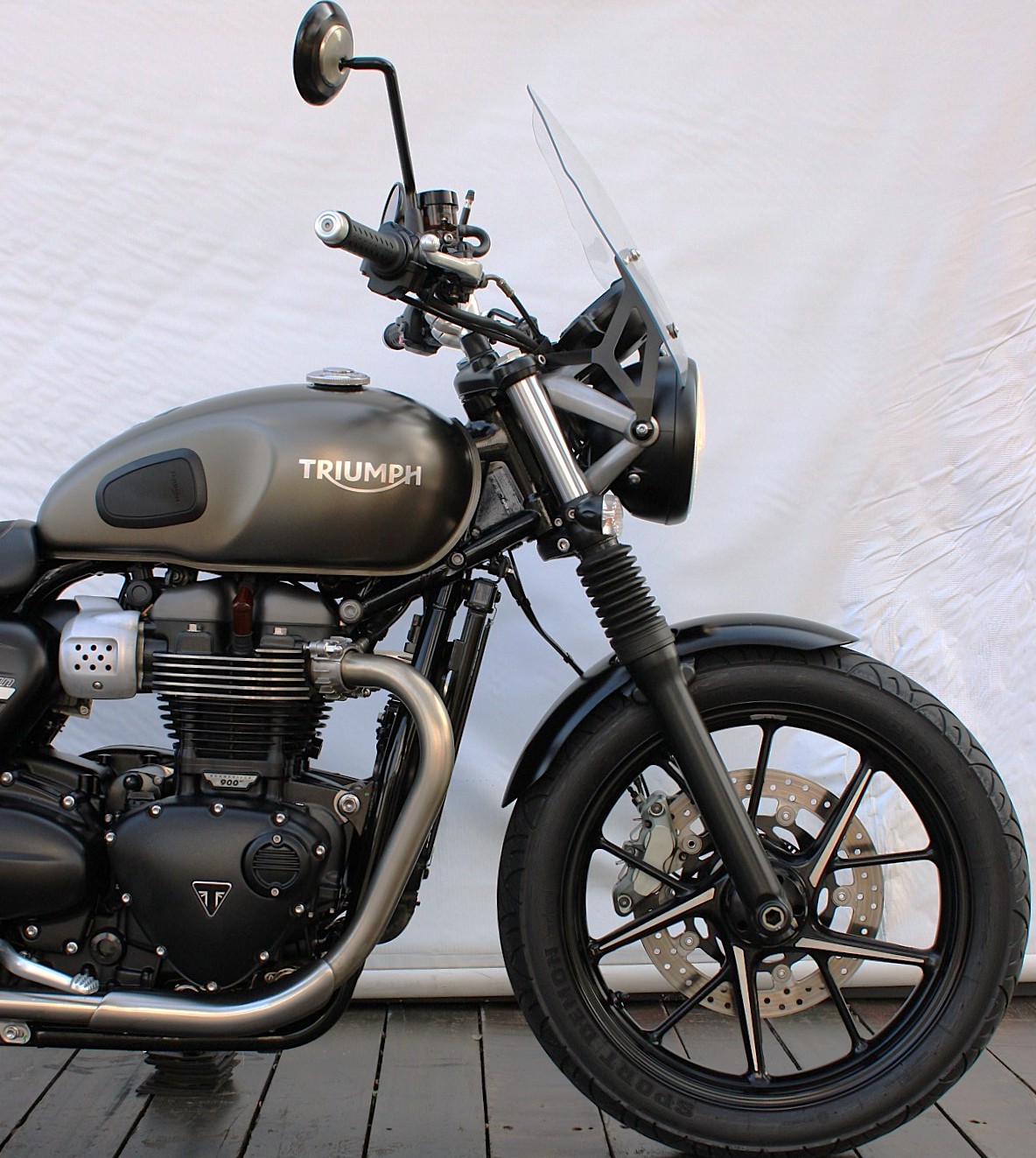 TRIUMPH STREET TWIN