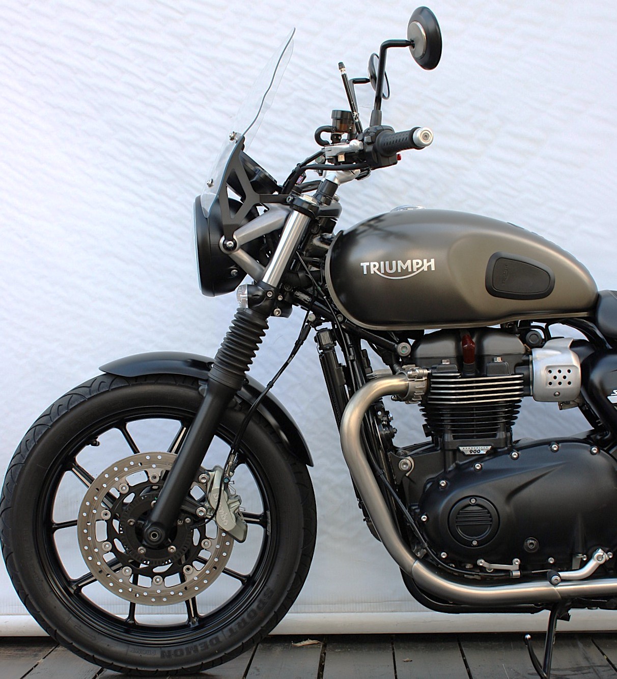 TRIUMPH STREET TWIN