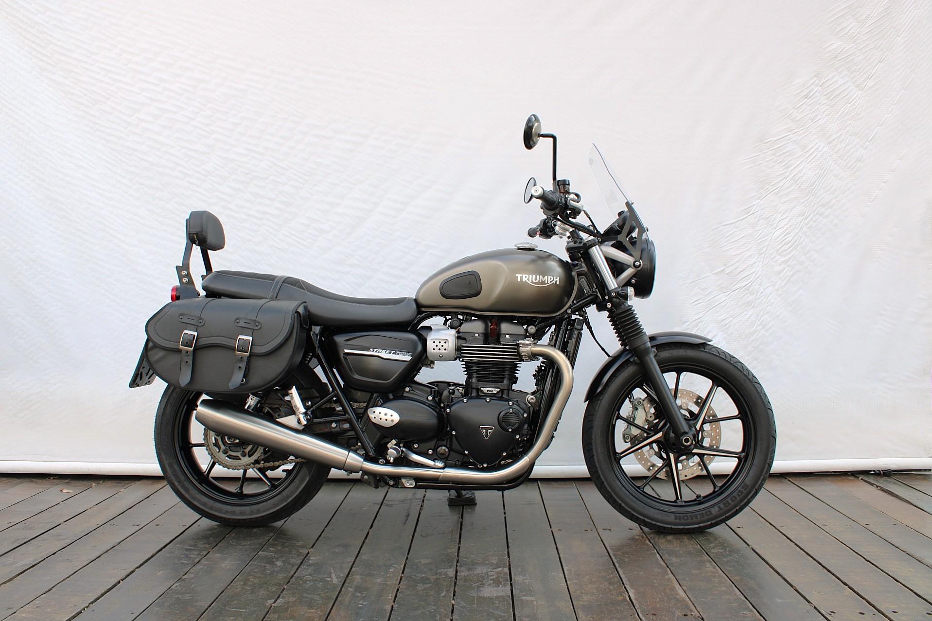 TRIUMPH STREET TWIN
