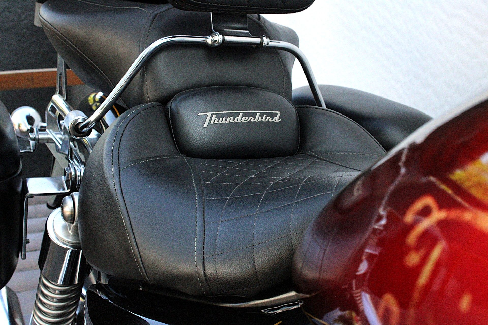 TRIUMPH THUNDERBIRD COMMANDER ABS
