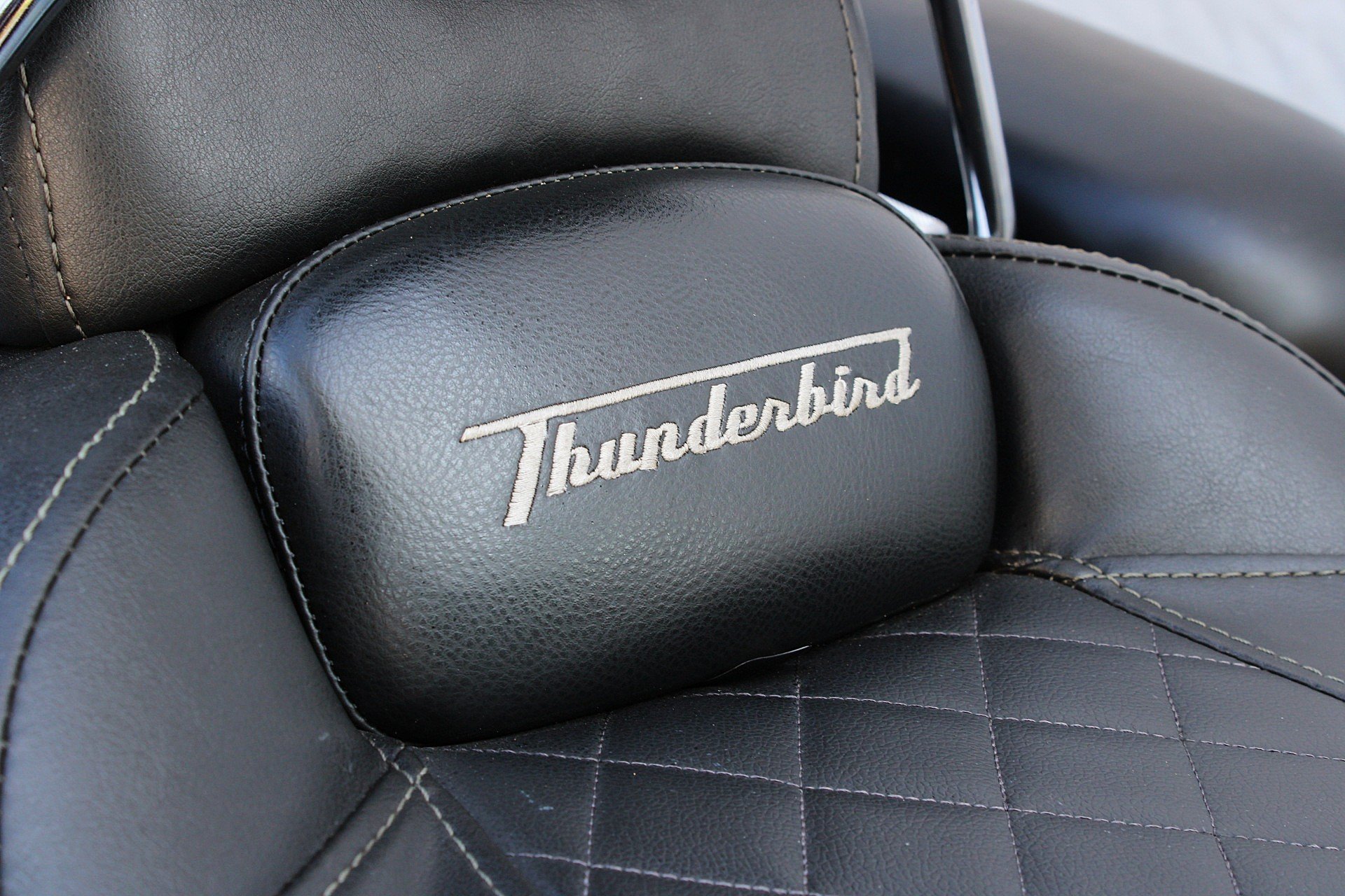 TRIUMPH THUNDERBIRD COMMANDER ABS