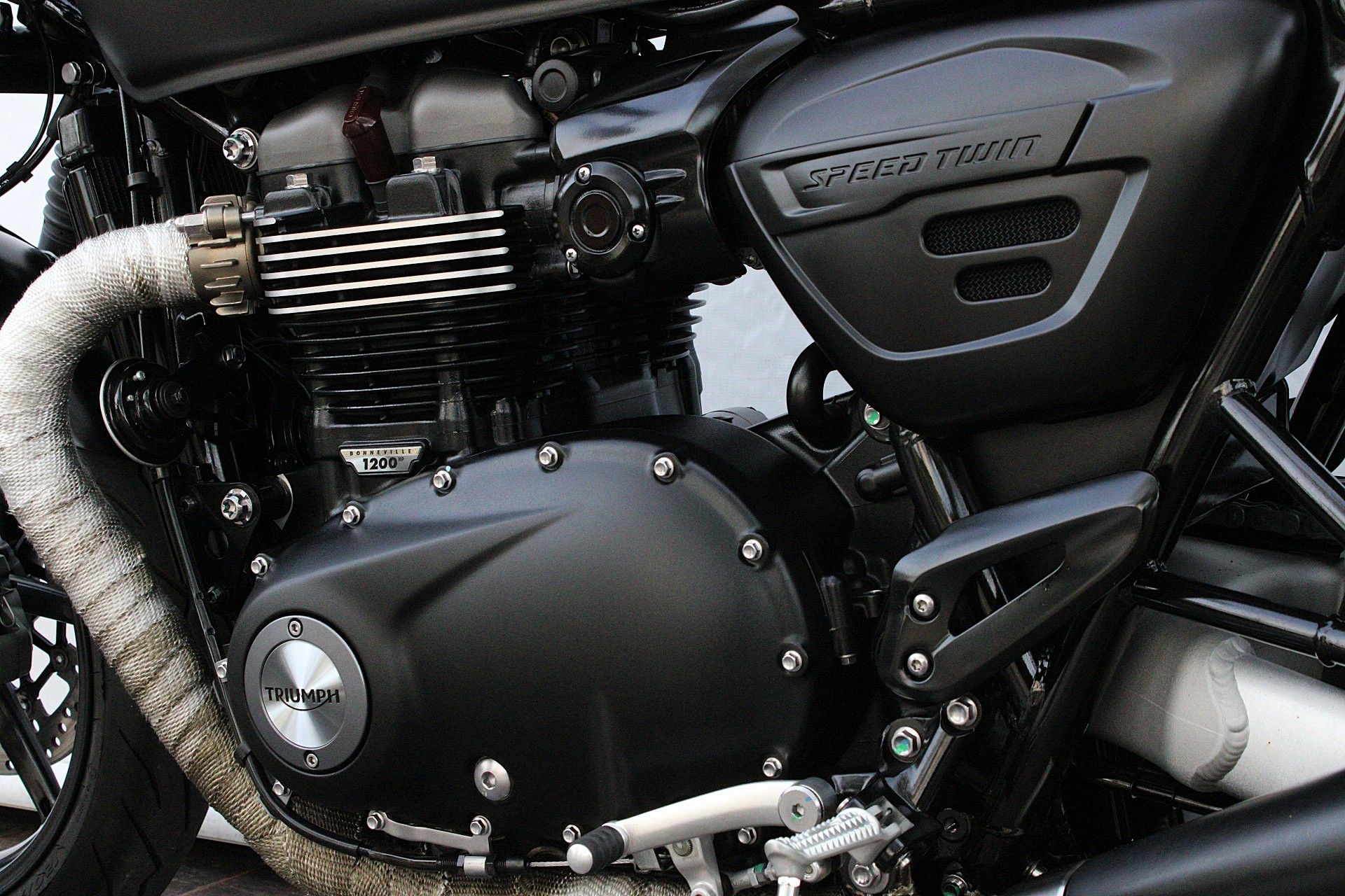 TRIUMPH SPEED TWIN 