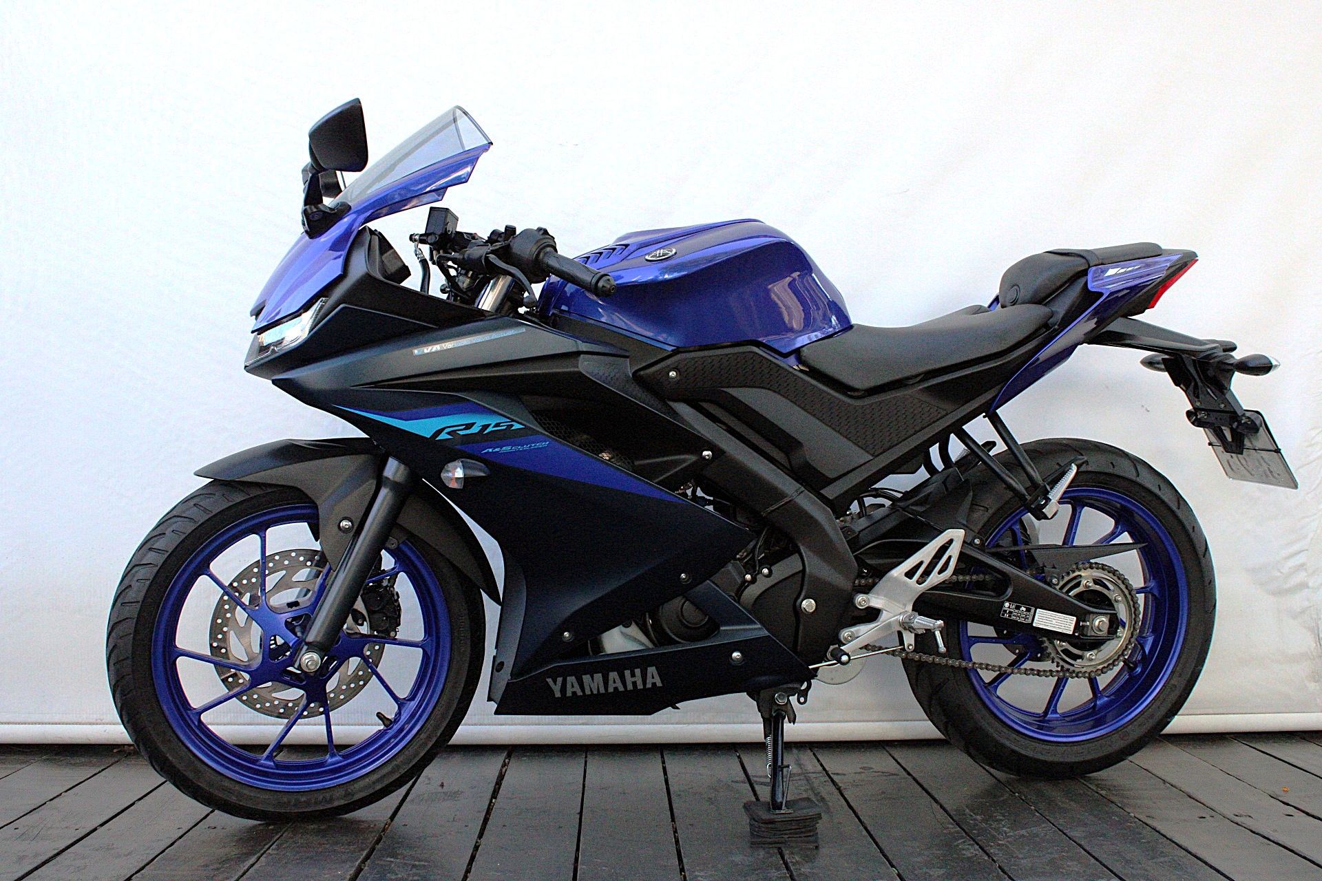 YAMAHA YZF R15