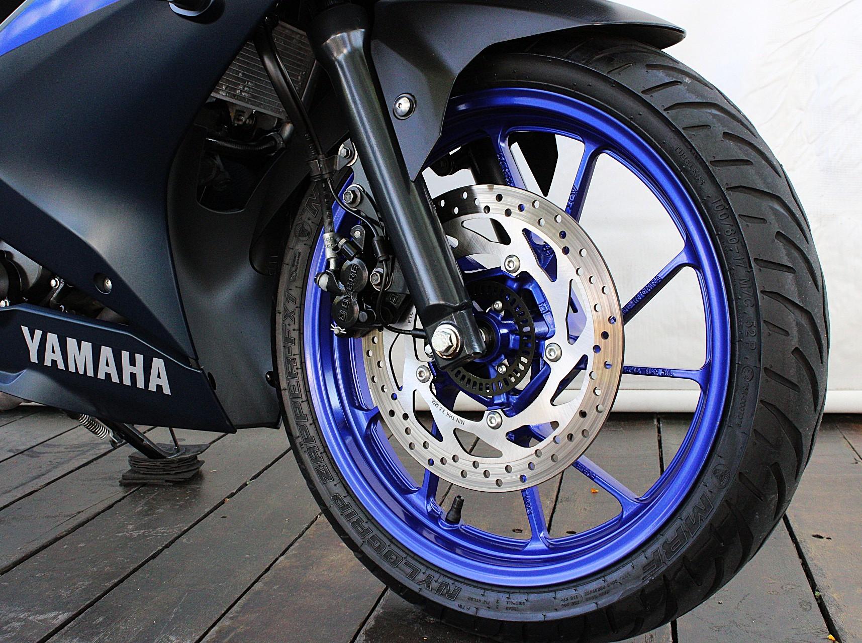 YAMAHA YZF R15
